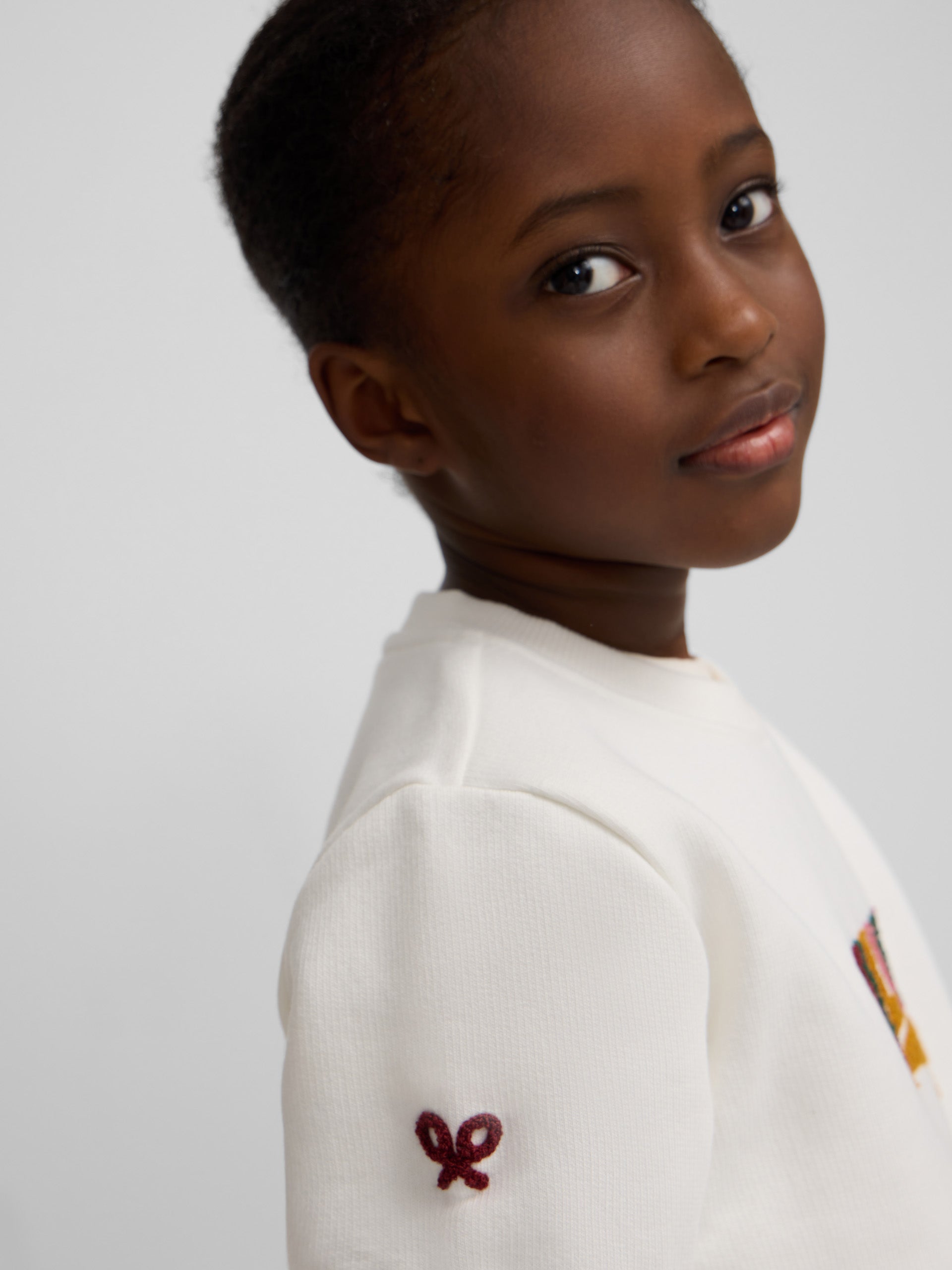 Sweatshirt girl letras silbon cru