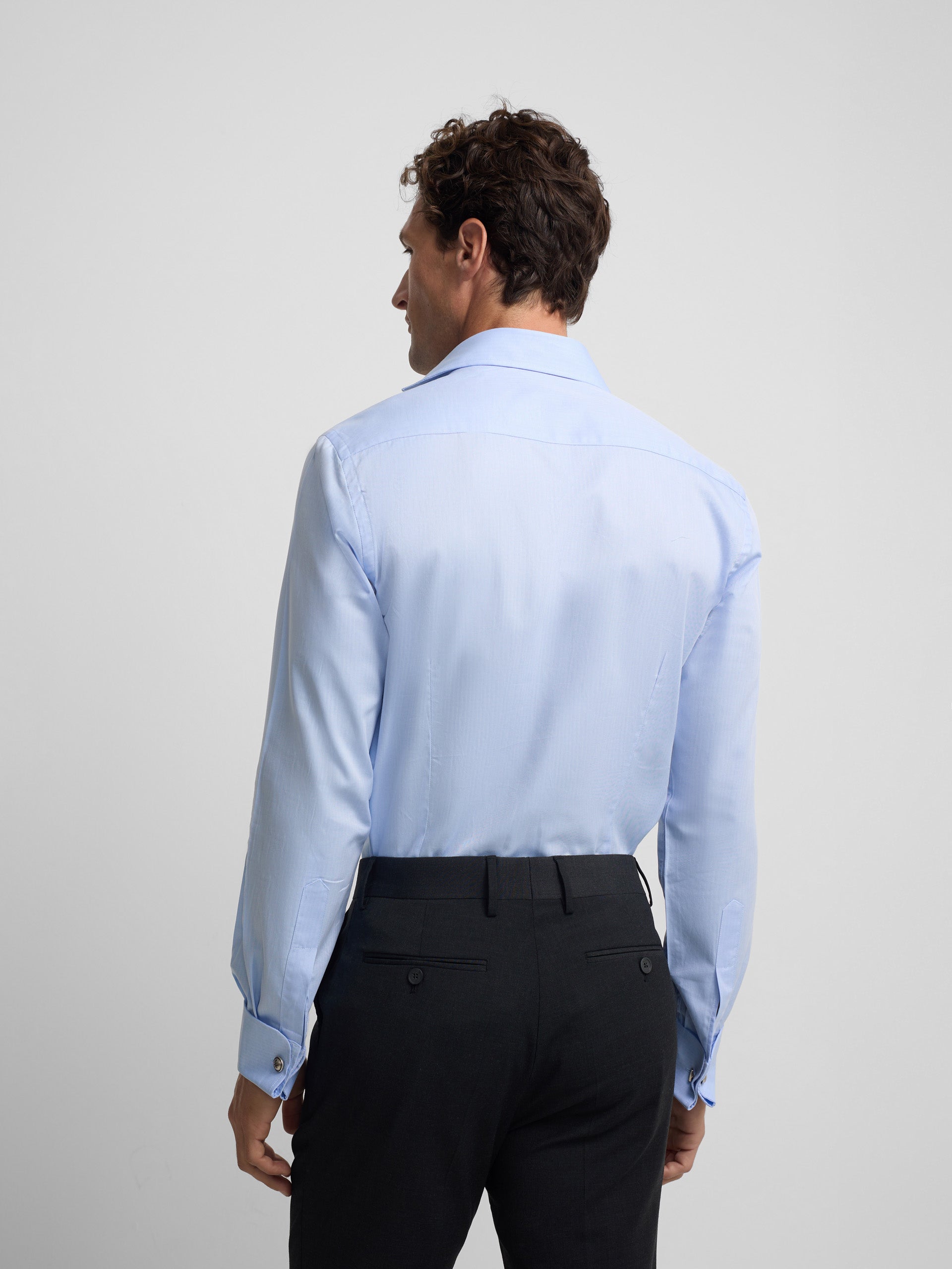 Camisa de vestir espinha punho duplo azul-claro