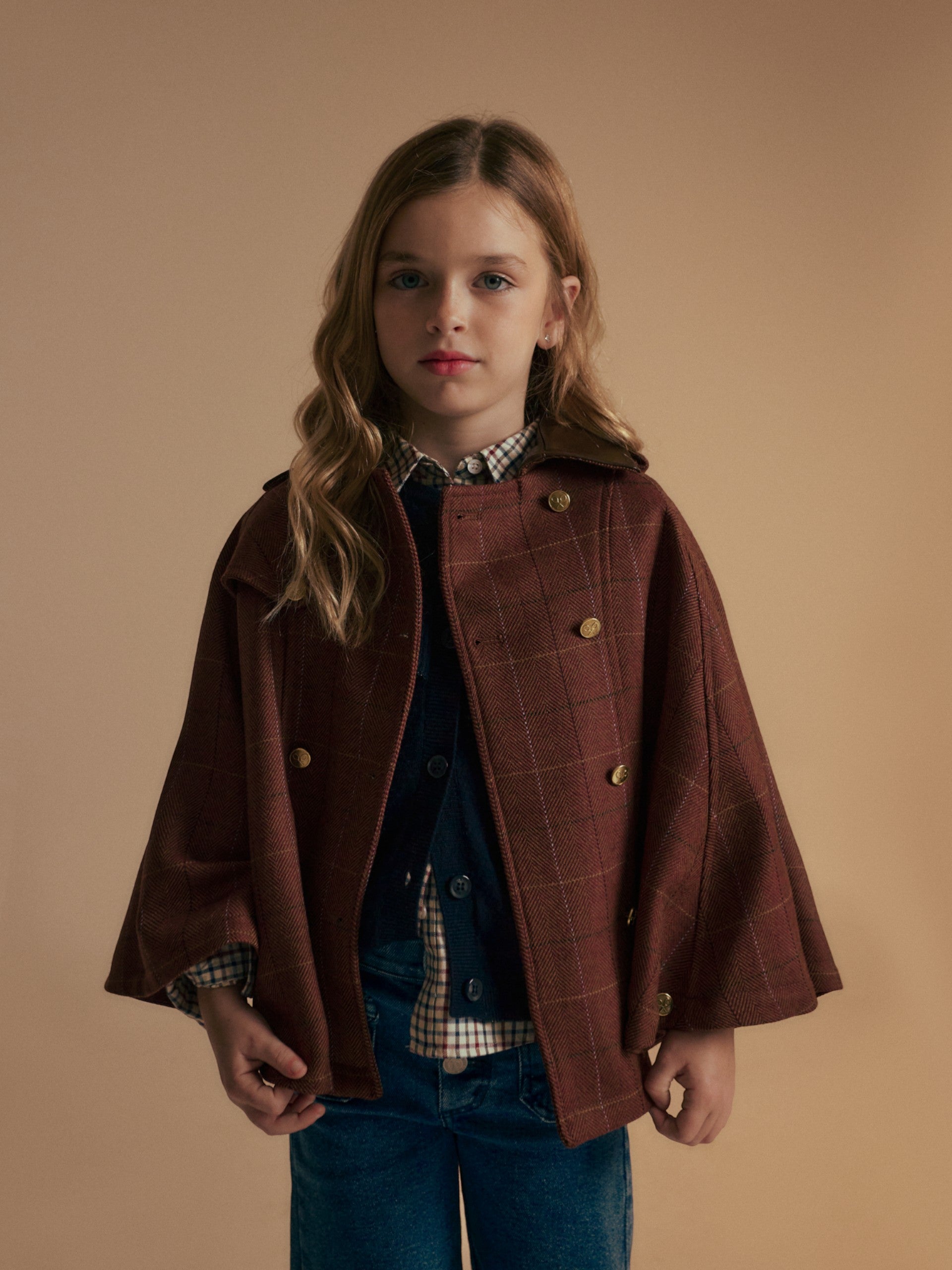 Cape fille avec détails en cuir à carreaux marron