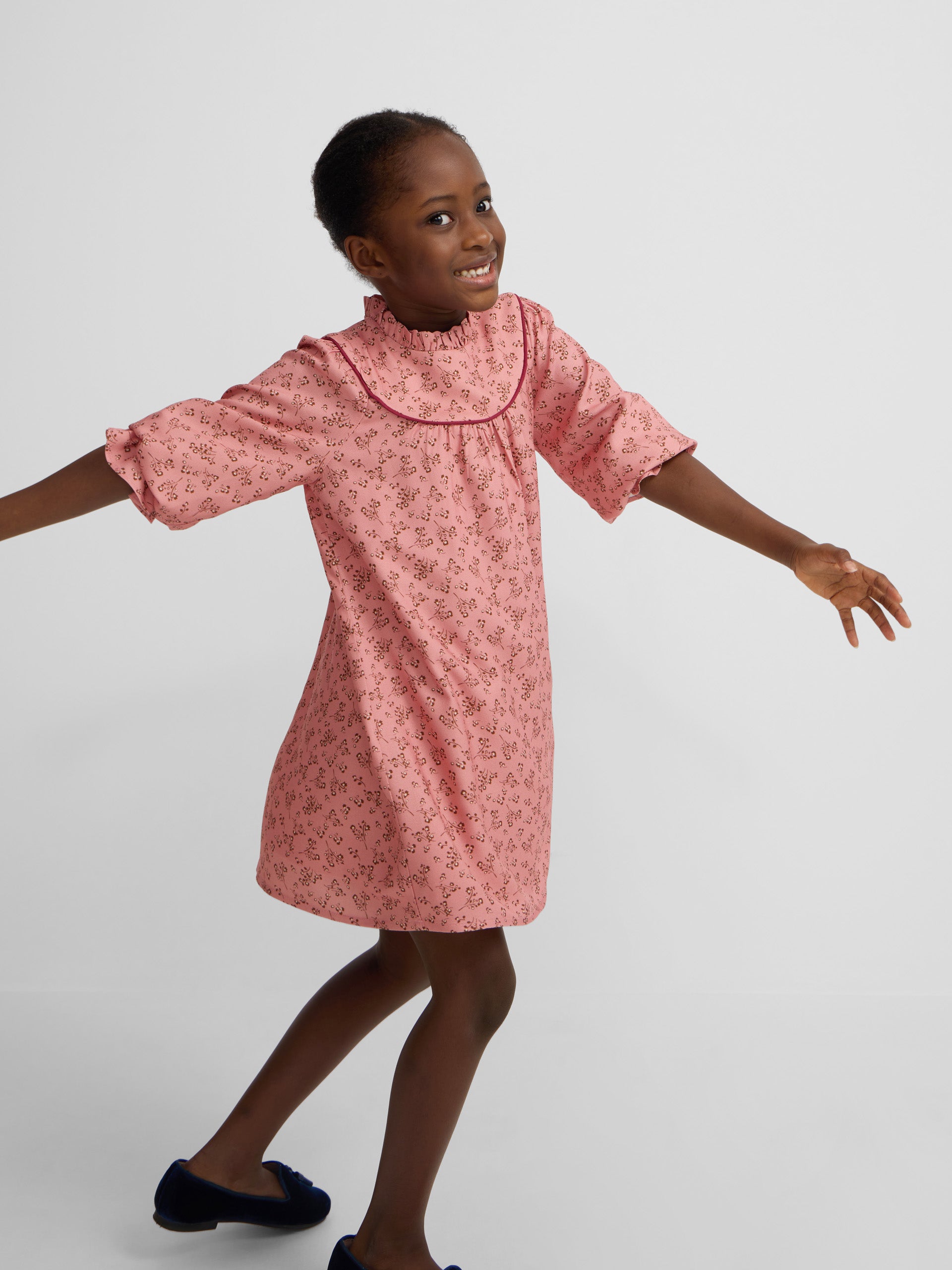 Girl's dress with pink flower print cuffs
