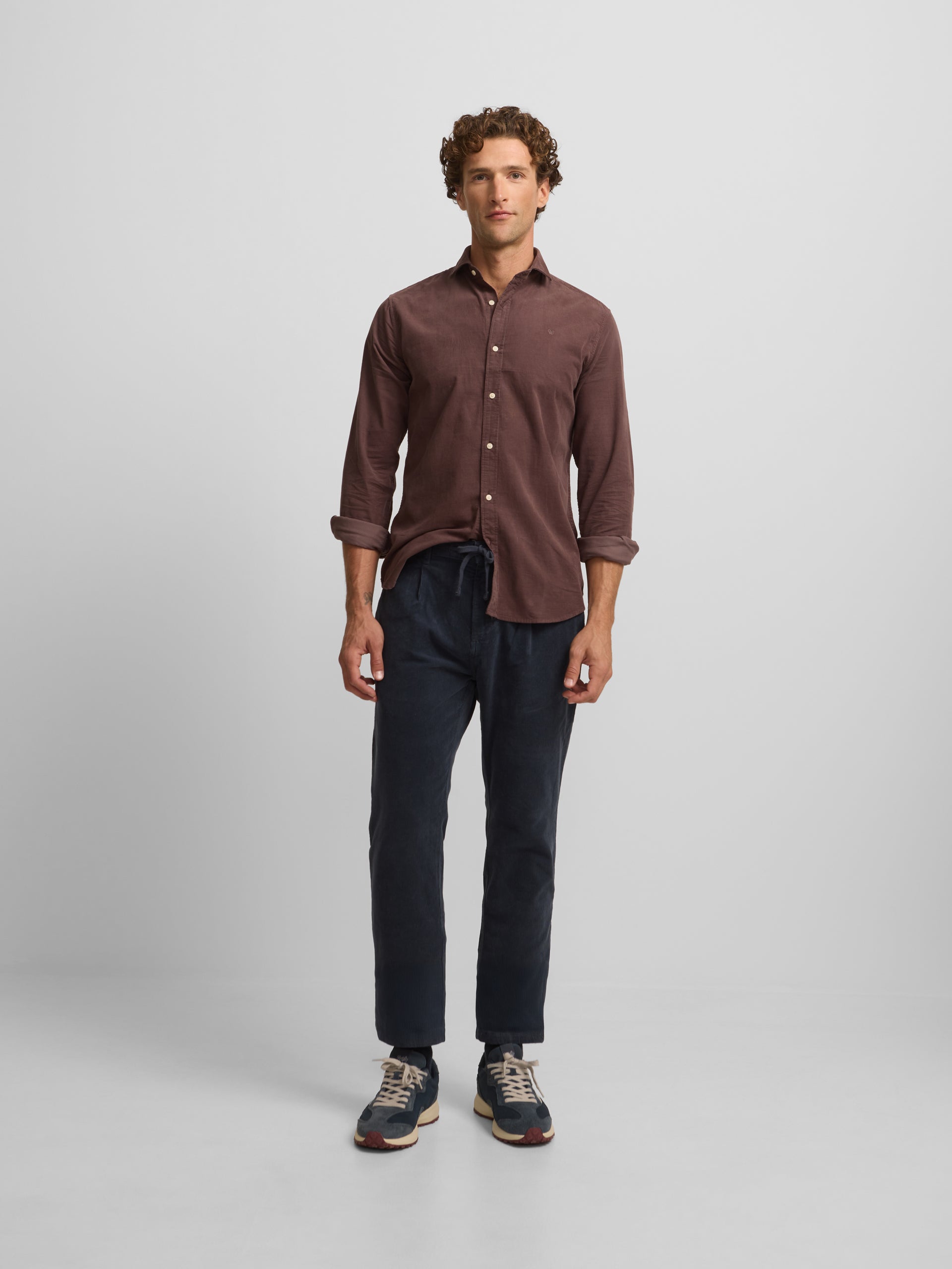 Pantalon de jogging en velours côtelé bleu marine à plis