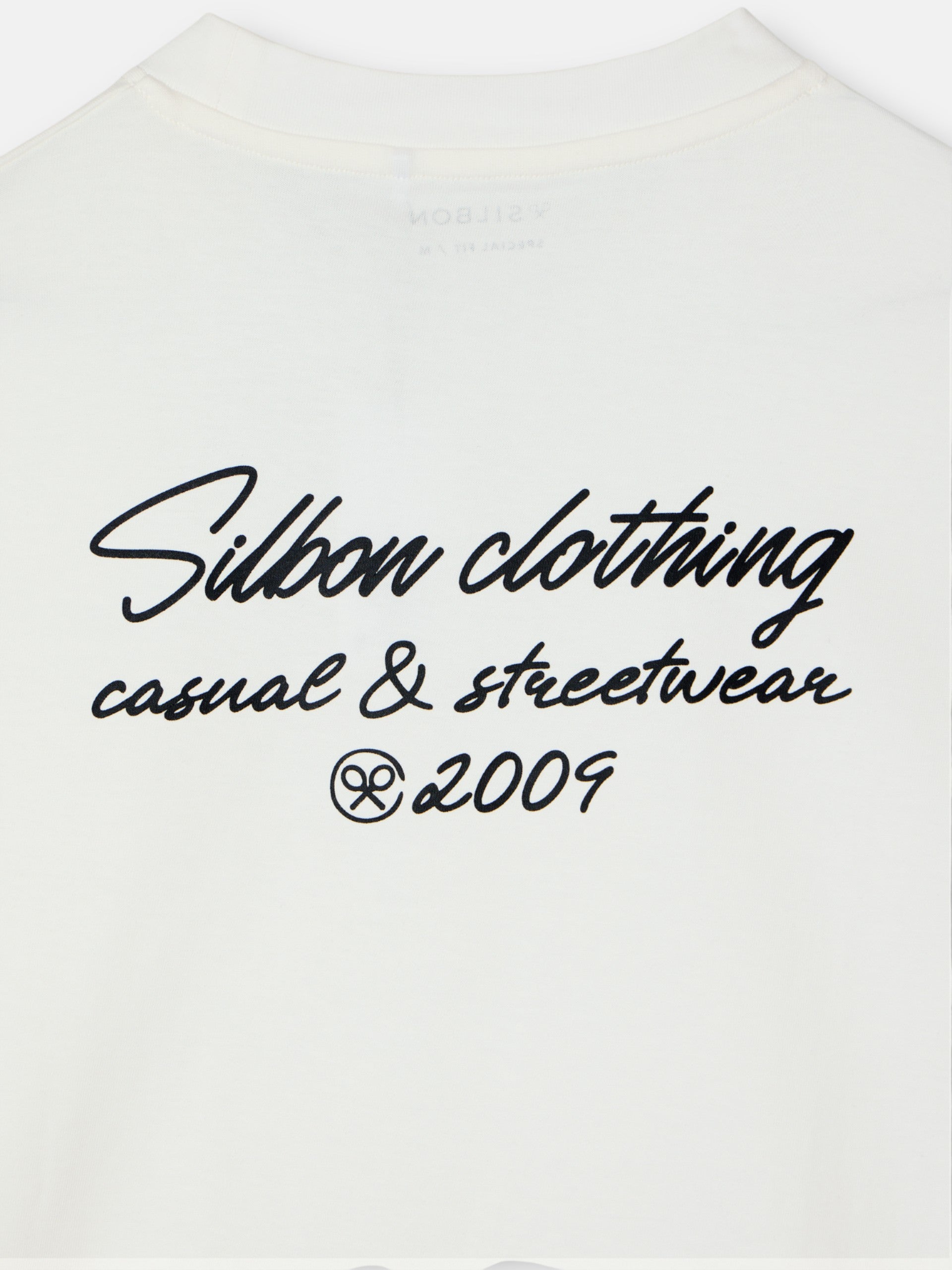 Camiseta dark special fit silbon clothing crema