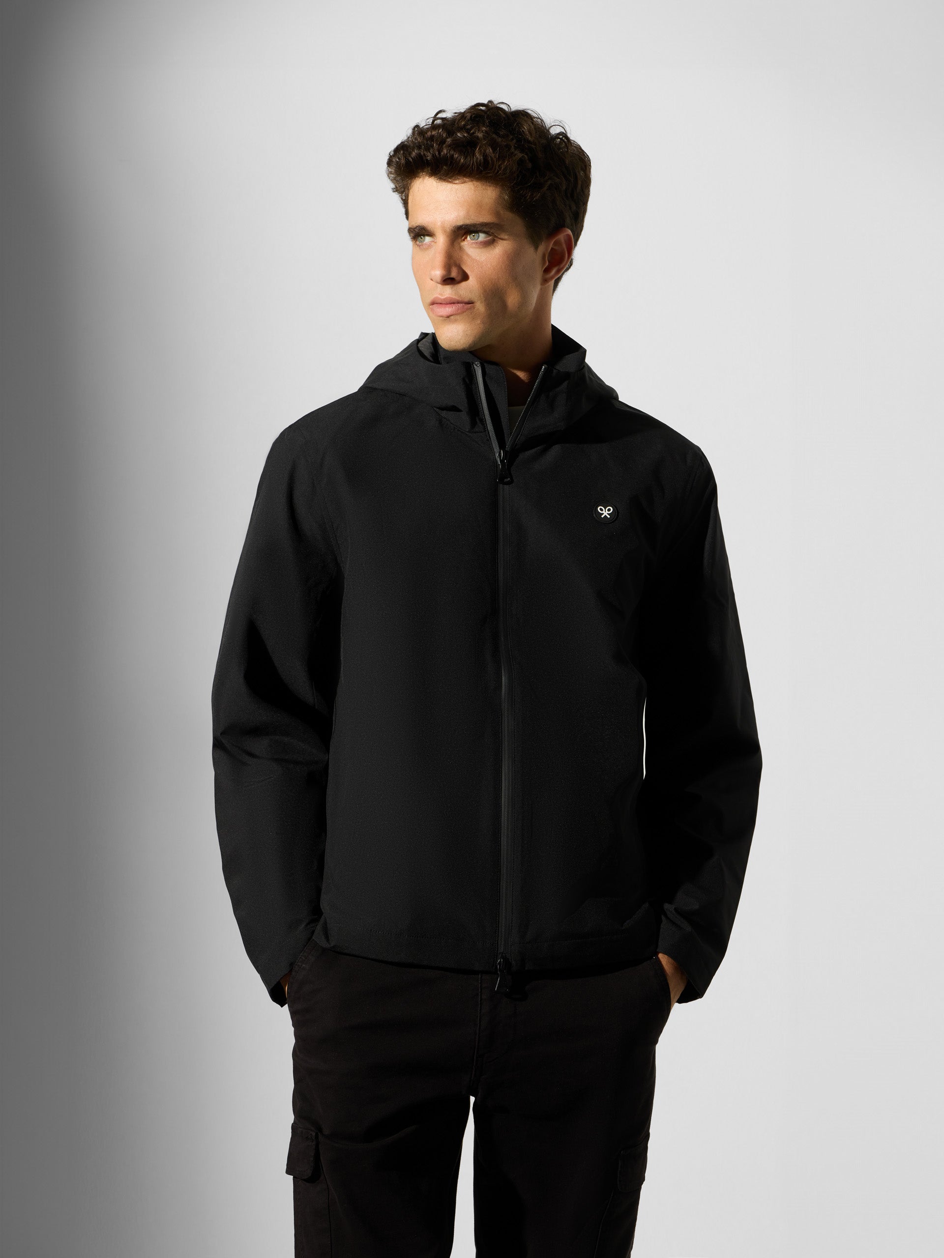 Cortavientos dark negro