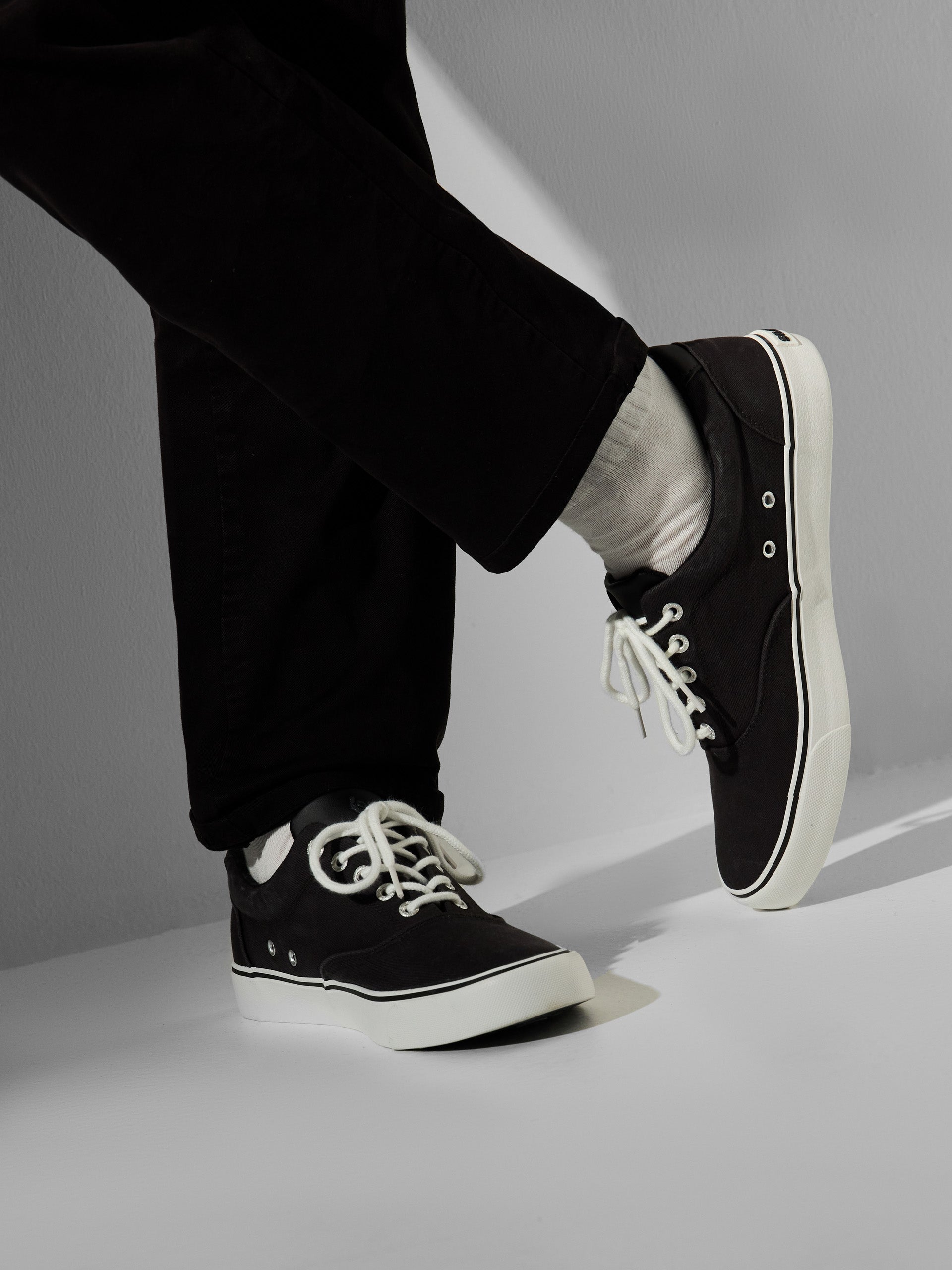 Zapatilla lona clasica dark negra