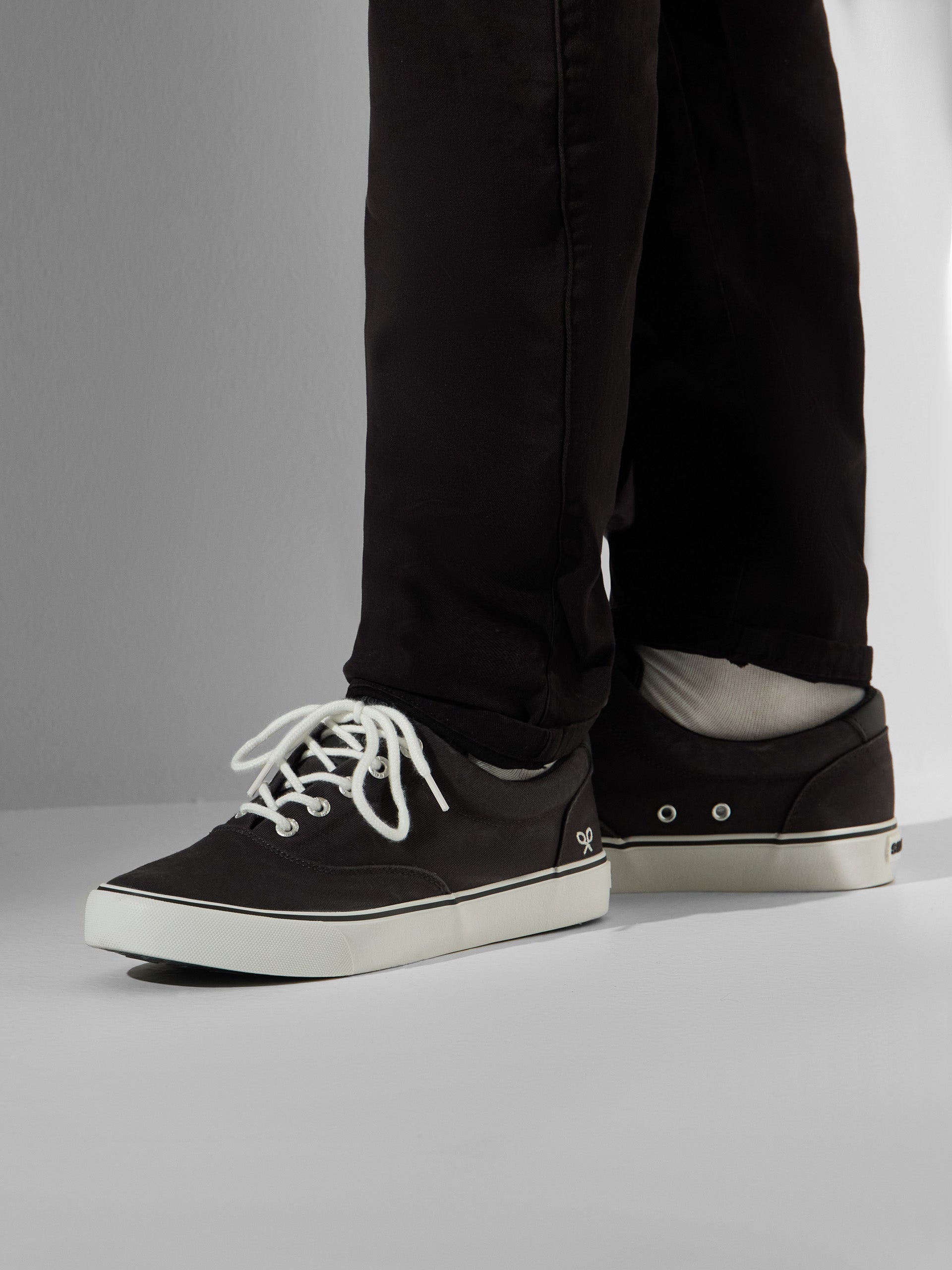 Zapatilla lona clasica dark negra