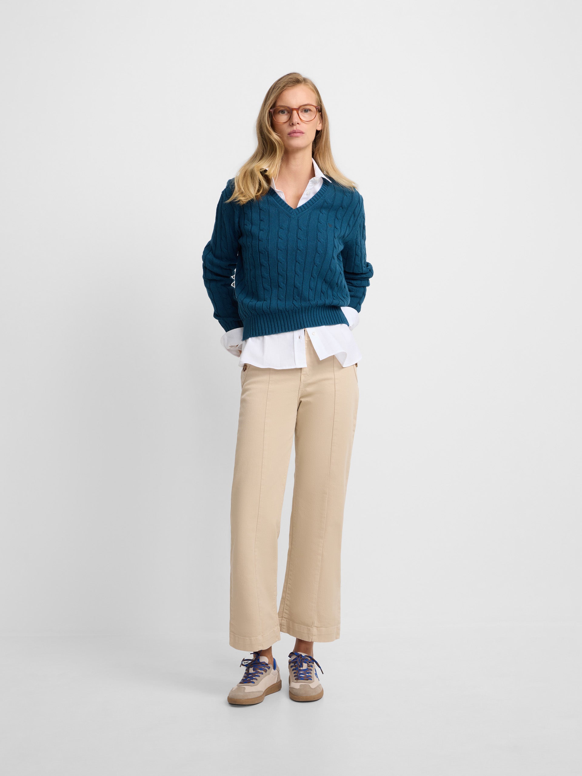 Pull en maille vert à col en V