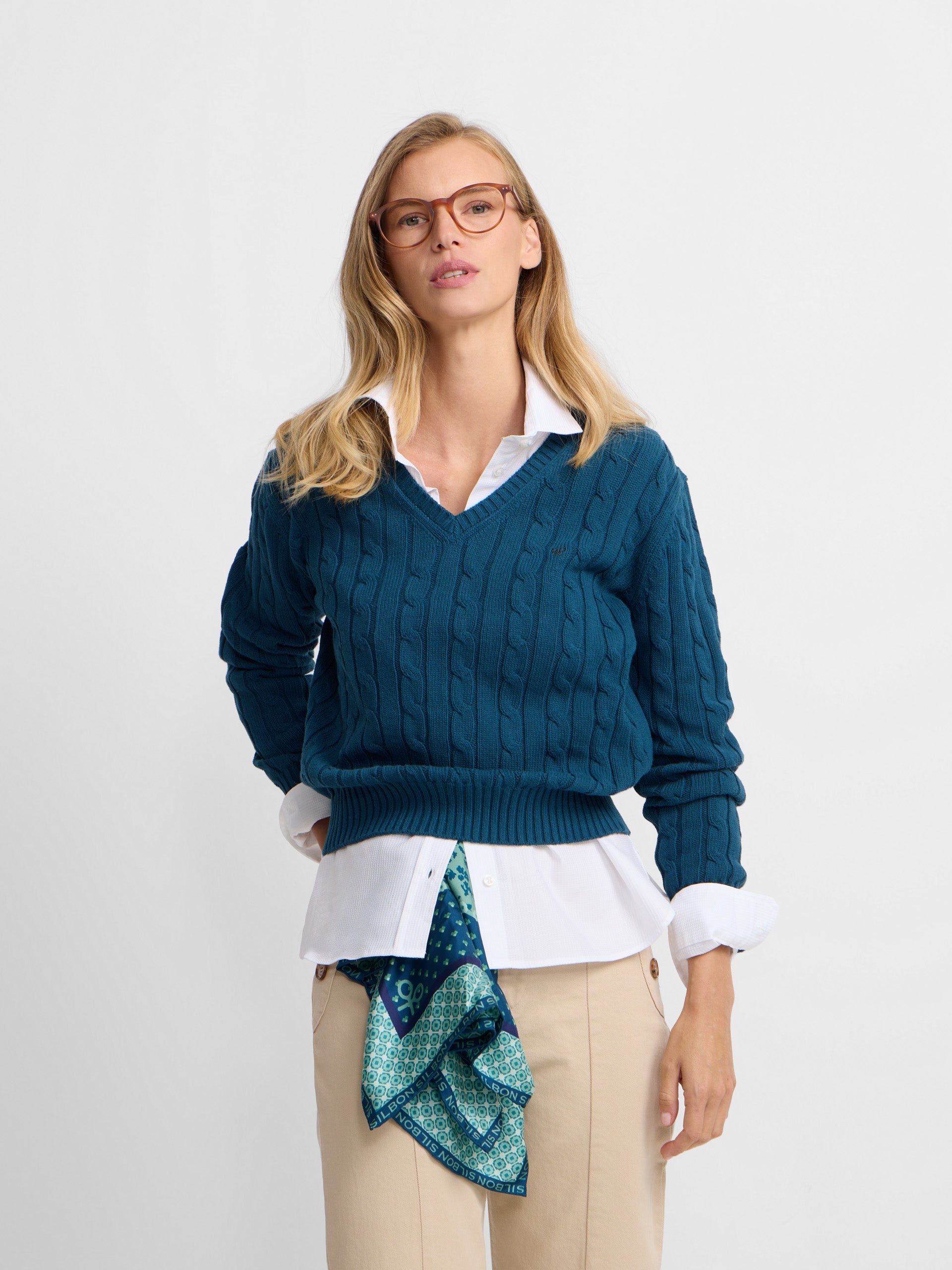 Pull en maille vert à col en V