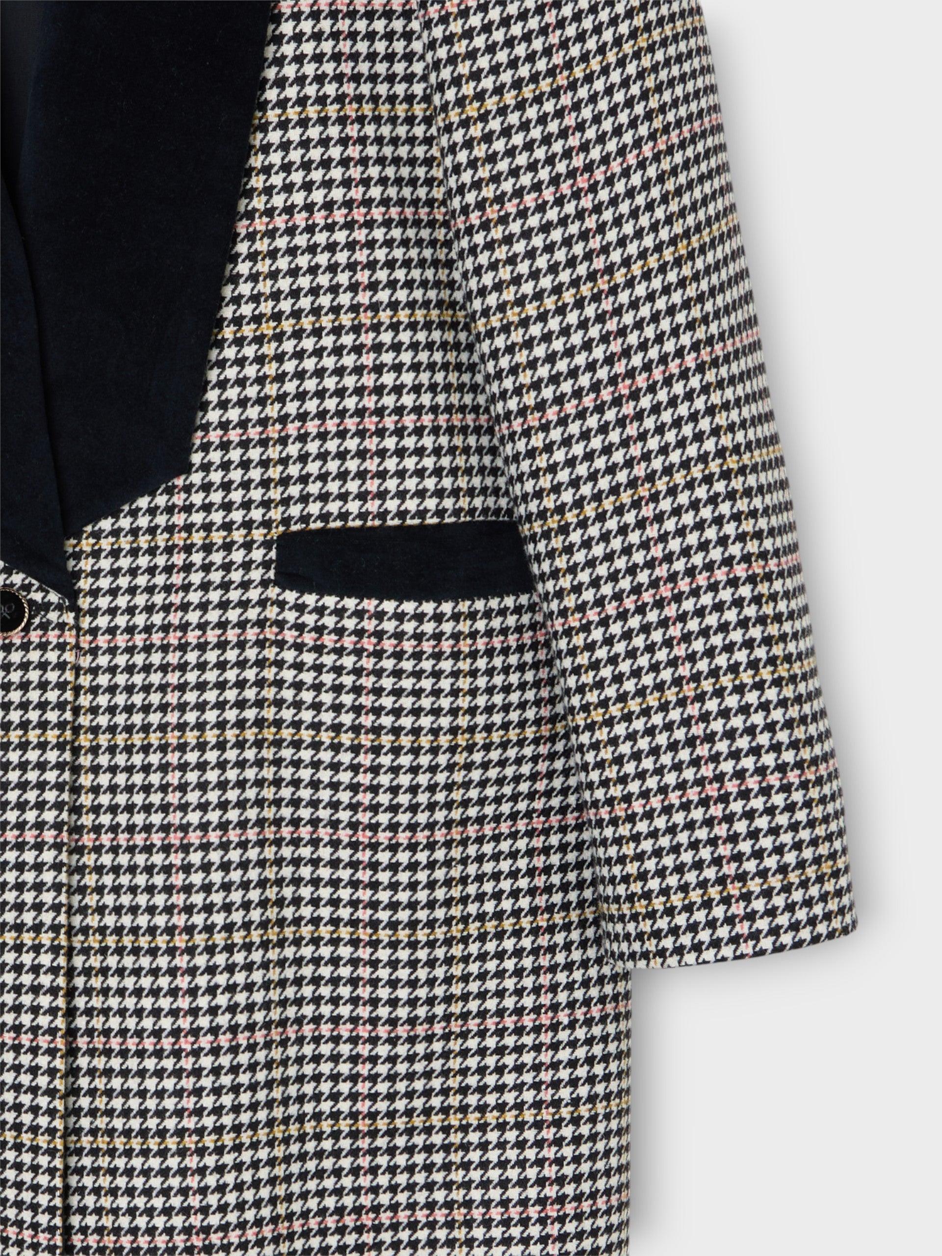 Abrigo largo solapa cuadros crudo y negro