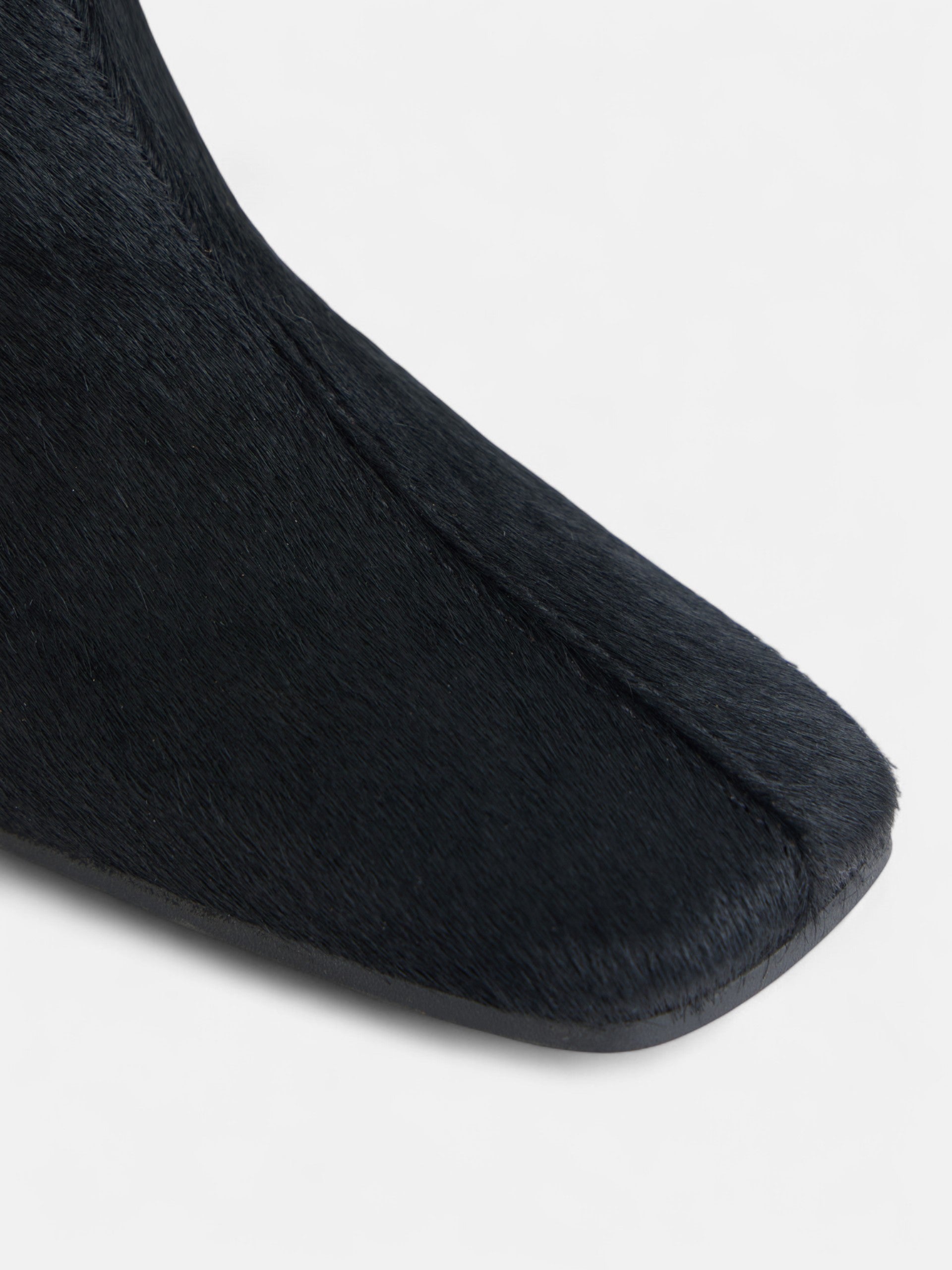 Bottine à talons en fourrure noire