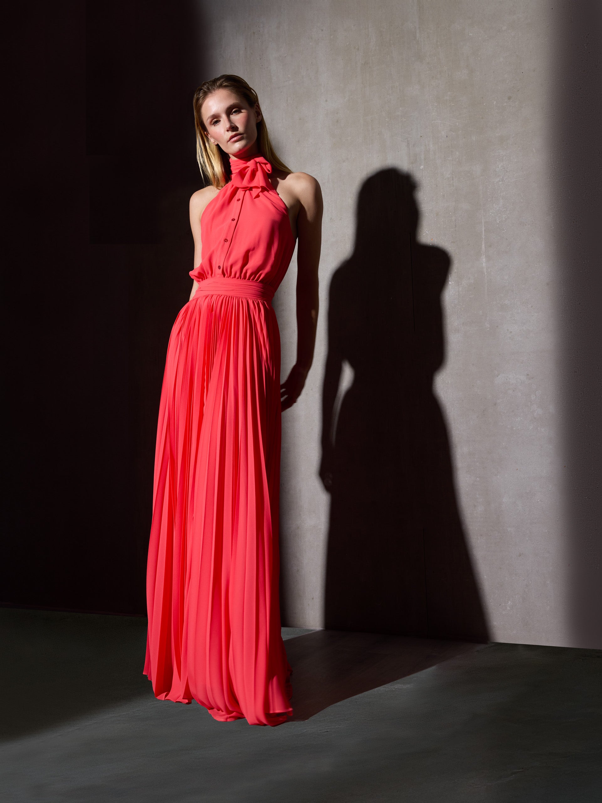 Robe plissée CaprileXSilbon avec nœud corail