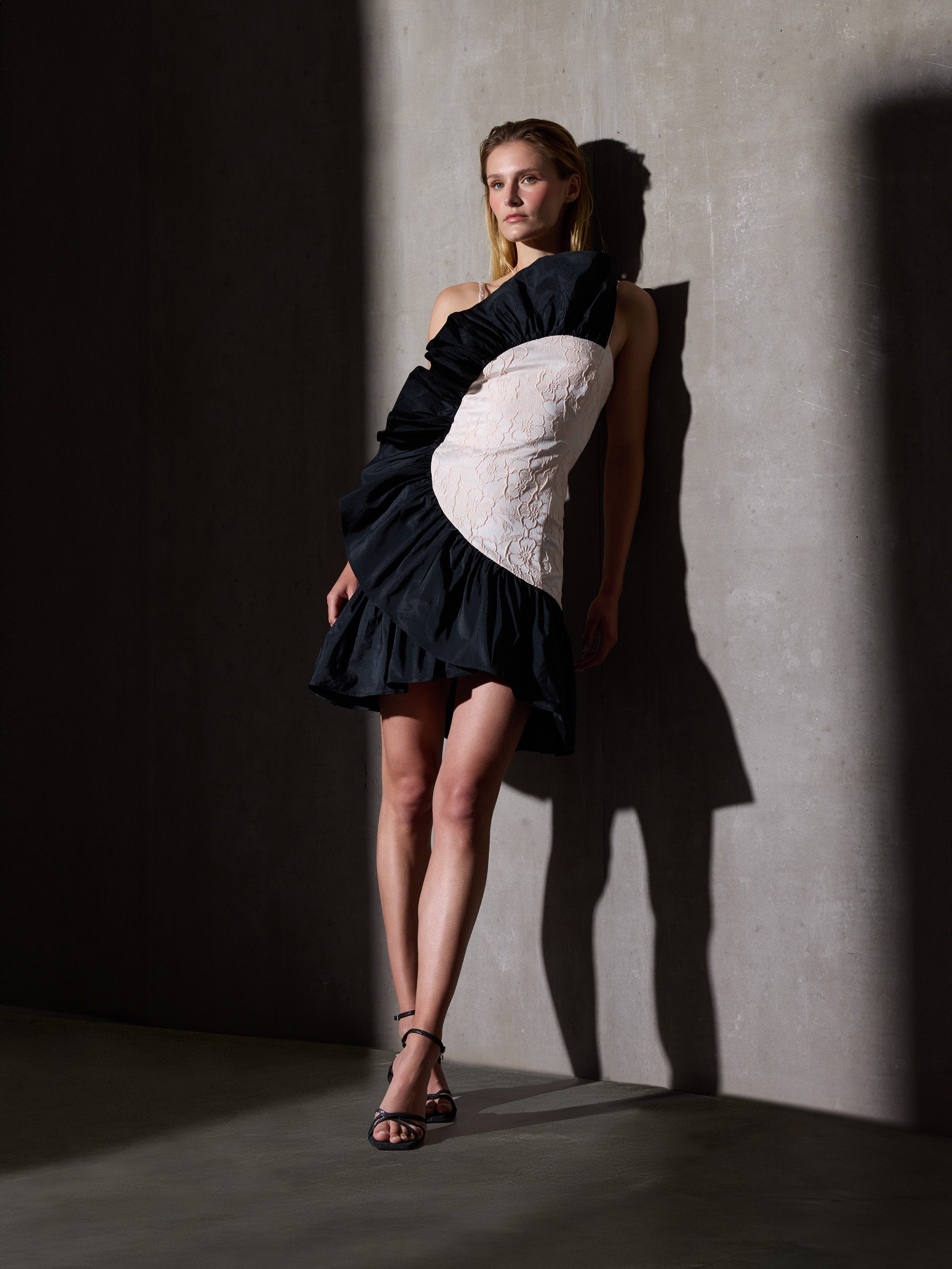 Vestido CaprileXSilbon bicolor volante marfil