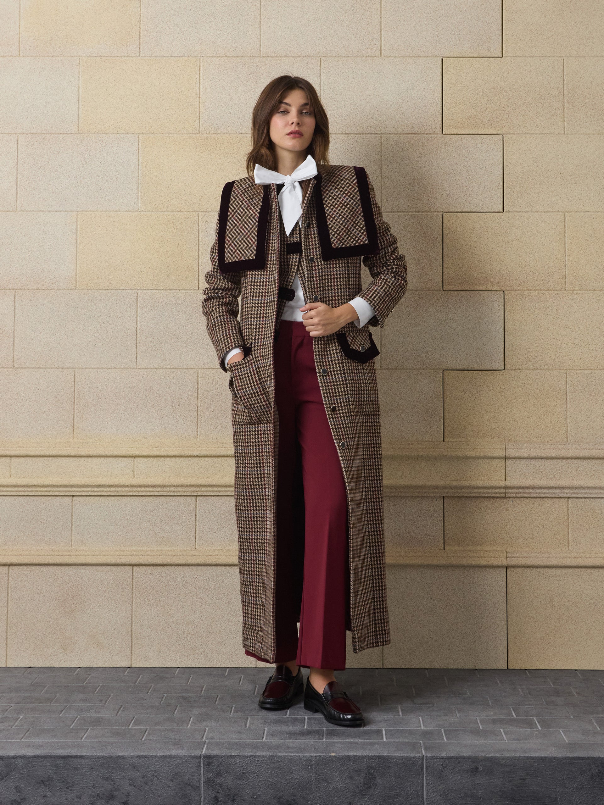 Abrigo unique largo pata de gallo burdeos