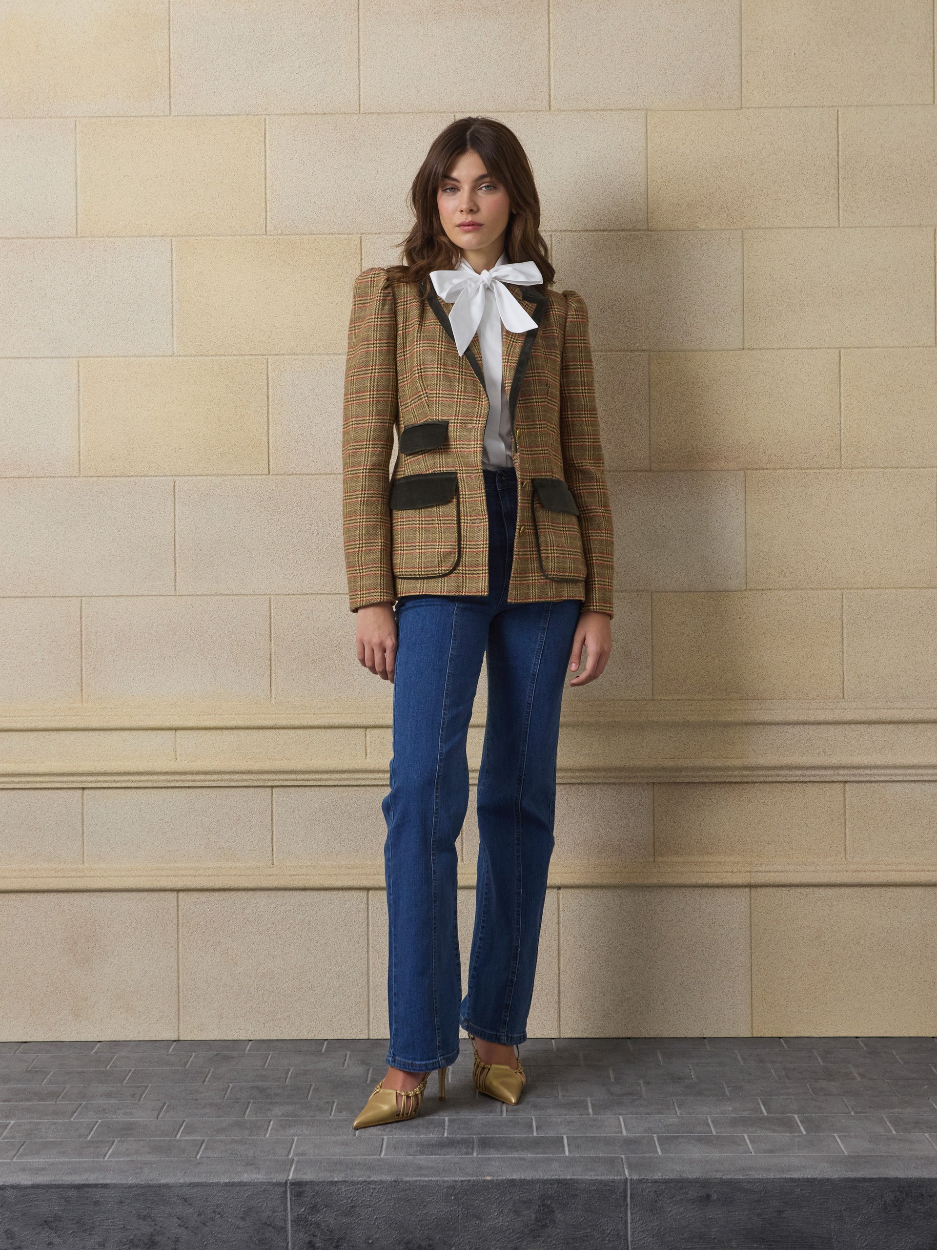Blazer única com manga abalonada e padrão de xadrez castanho