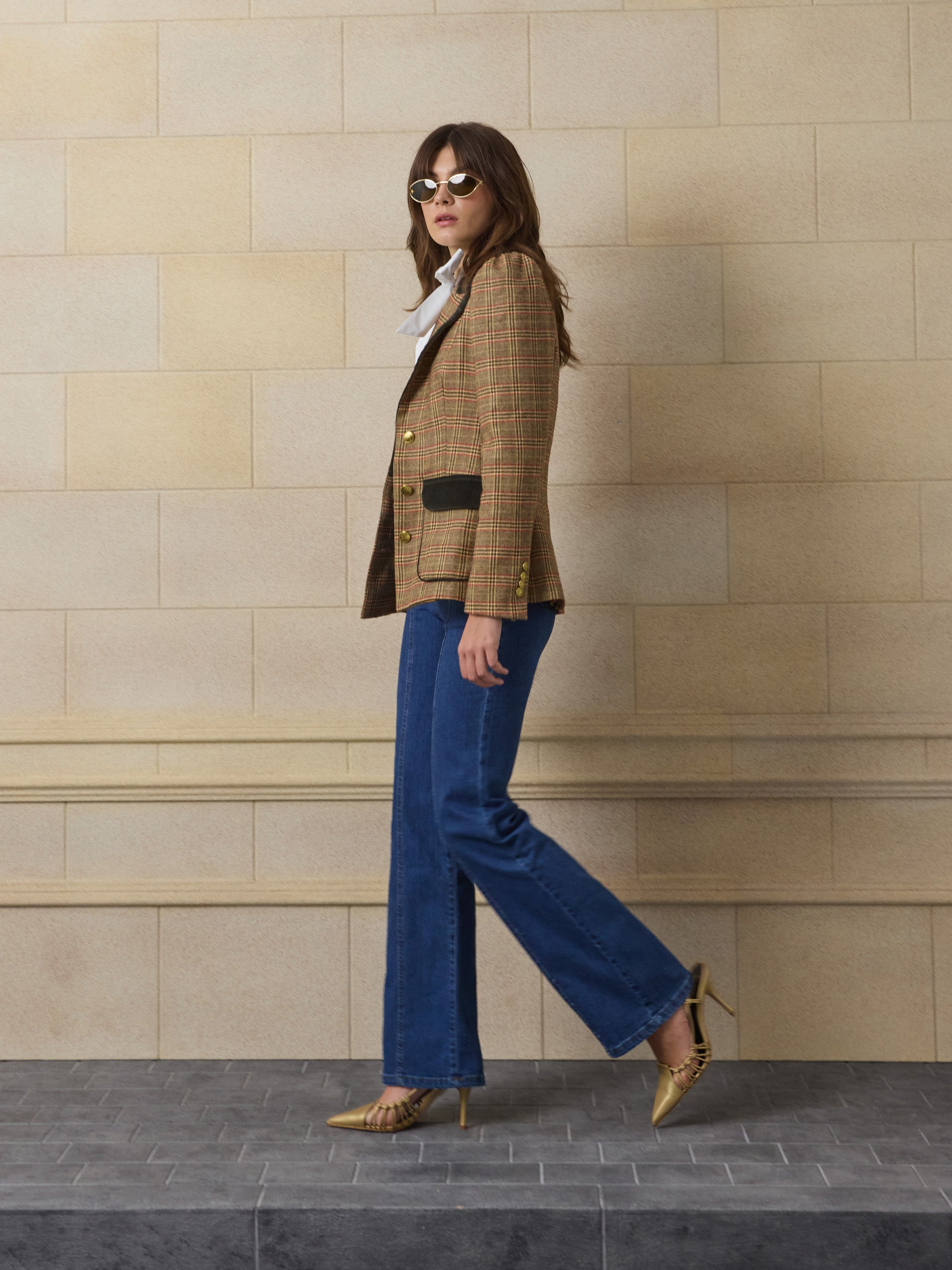 Blazer única com manga abalonada e padrão de xadrez castanho