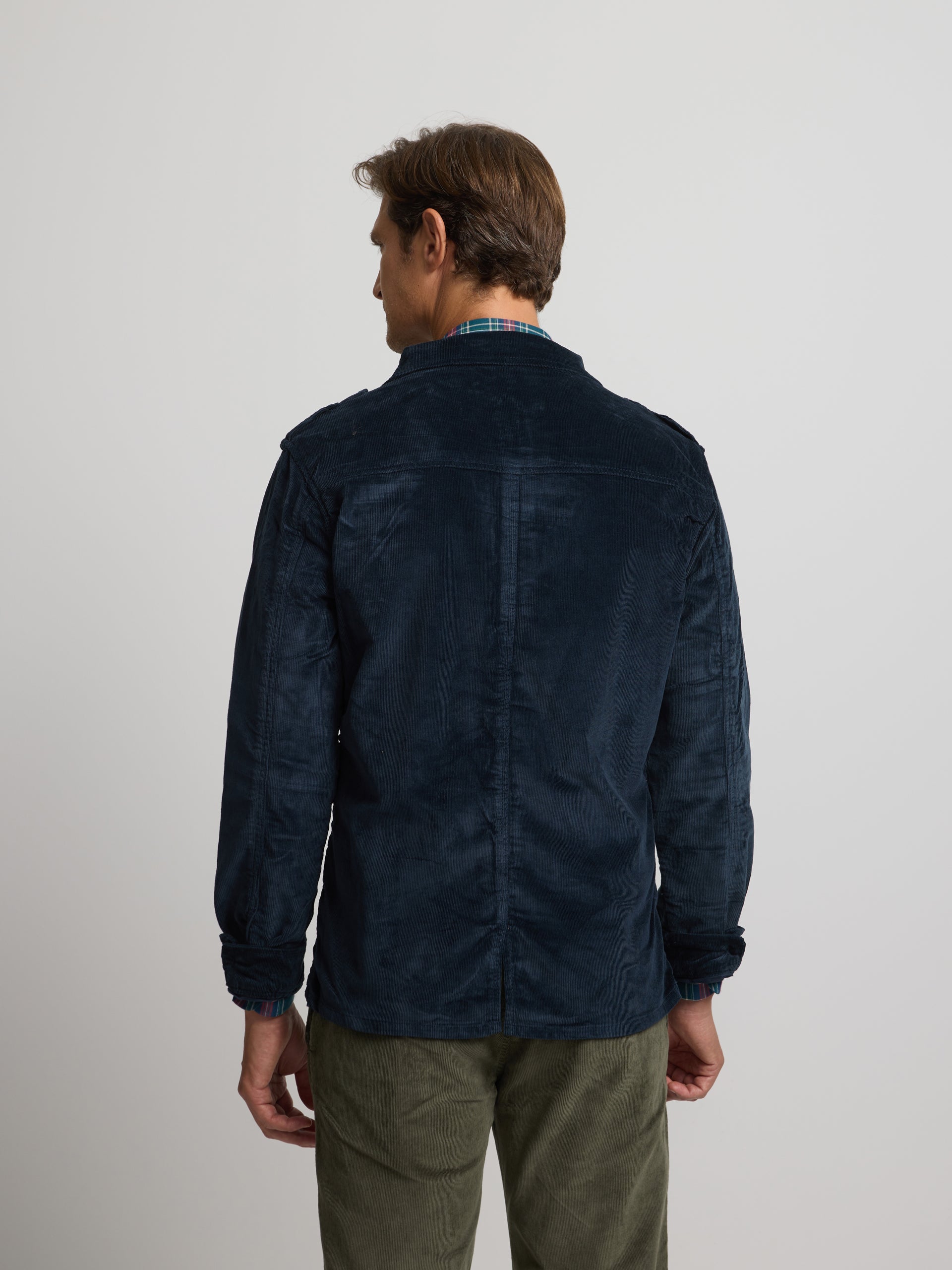 Veste en velours côtelé bleu marine avec poches