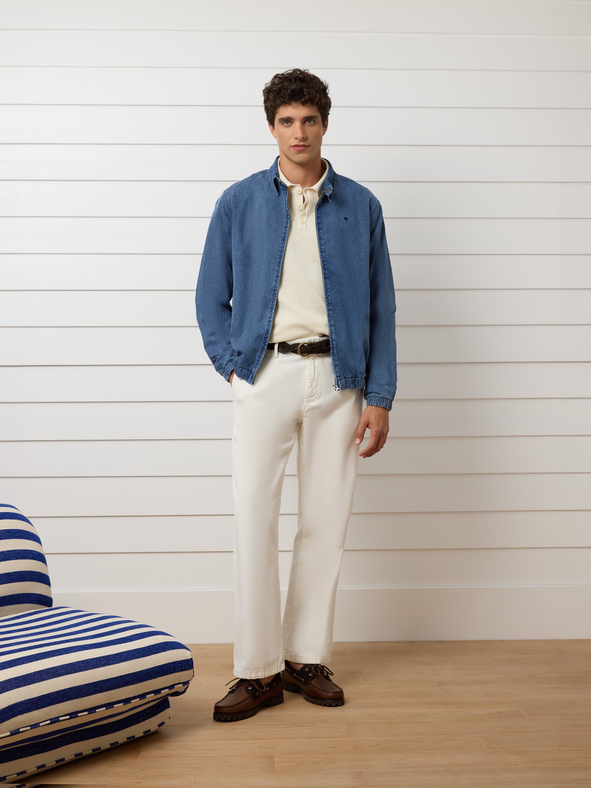 Bomber denim azul desgastada