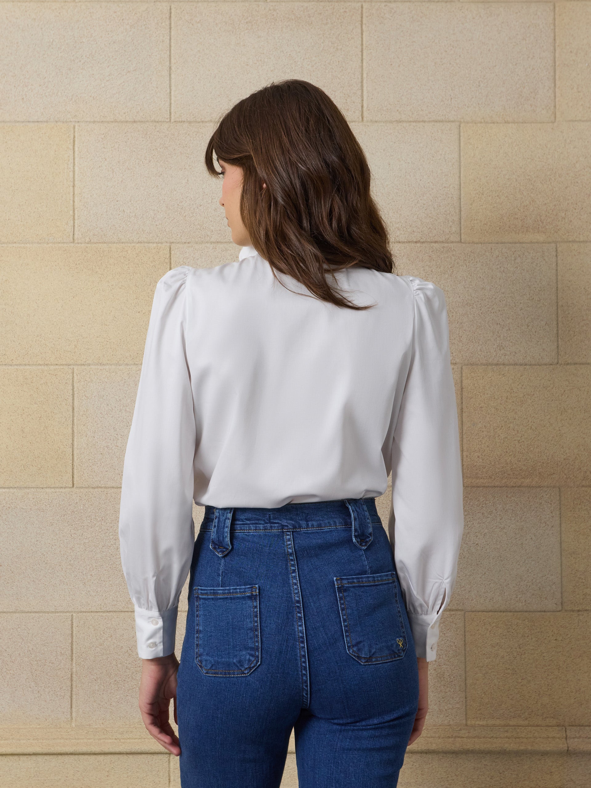 Blusa unique lazada cuello blanca