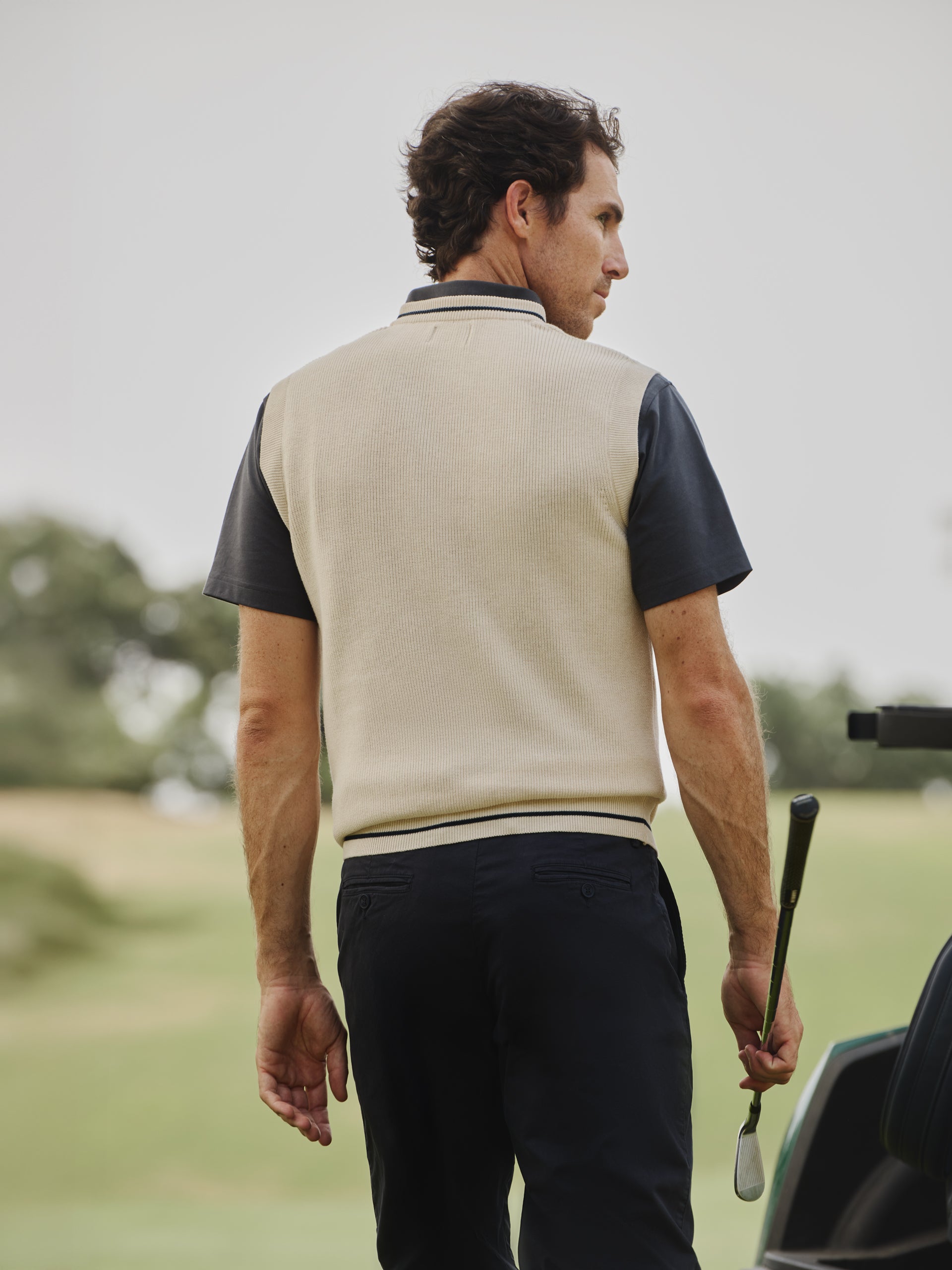 Gilet en tricot à col en V crème Beltran Lozano