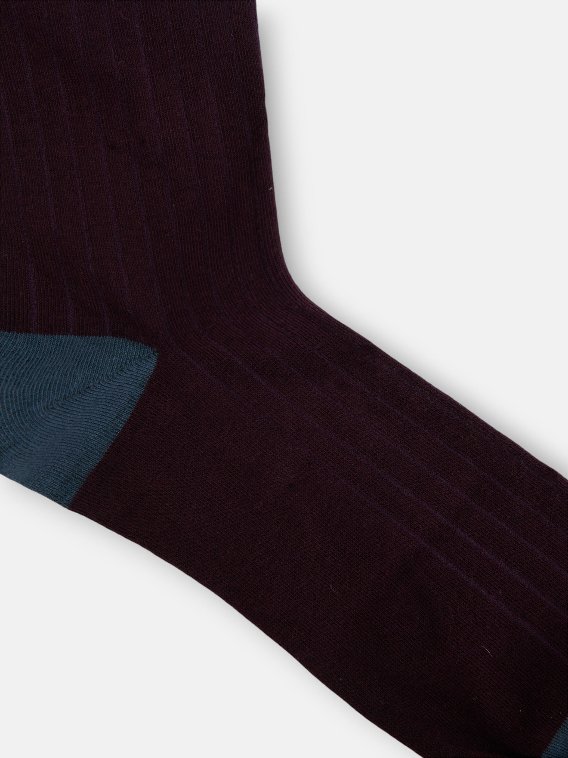Burgundy ribbed knee-high sock
