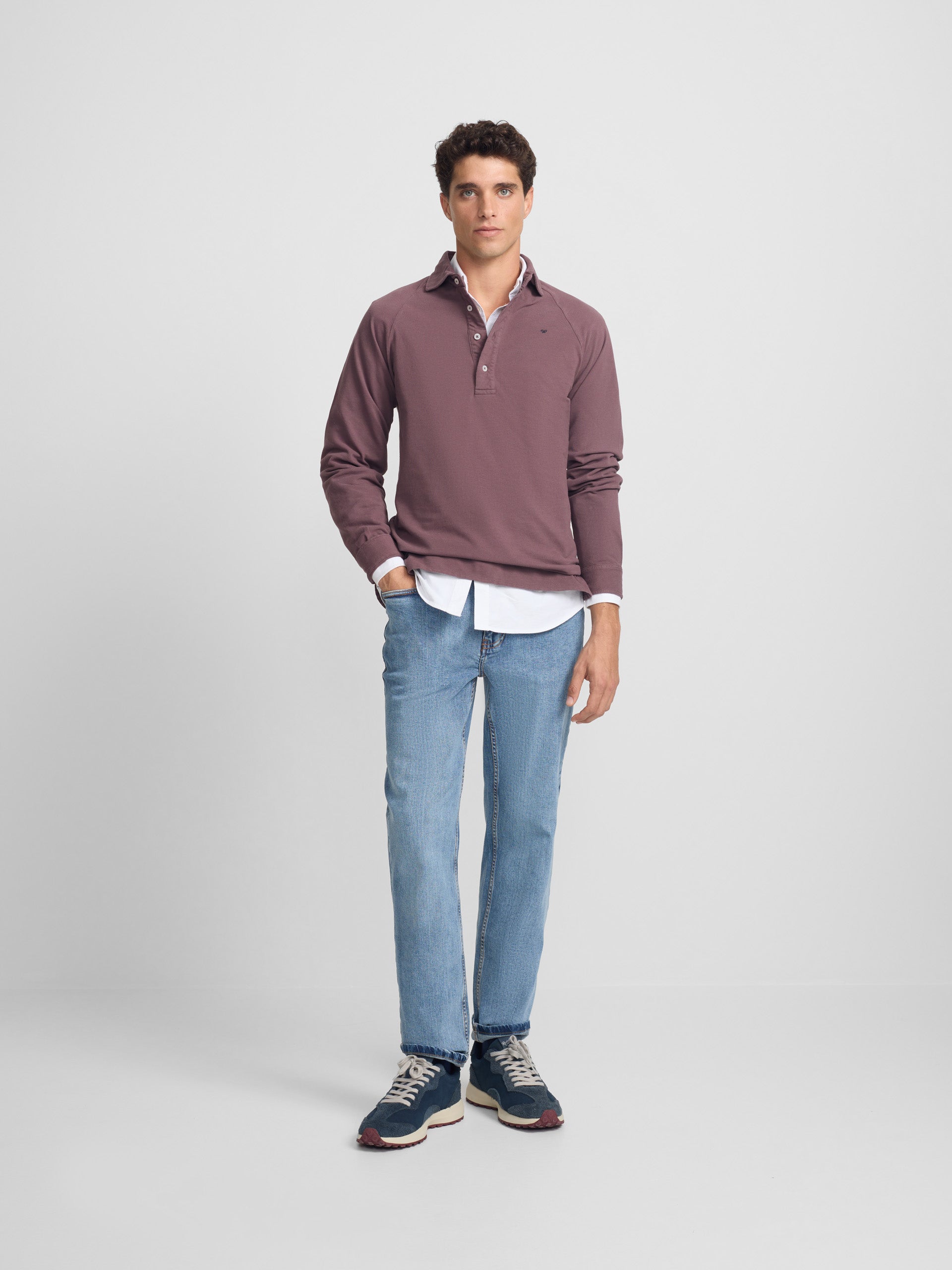 Polo liso de manga comprida raglã bordô