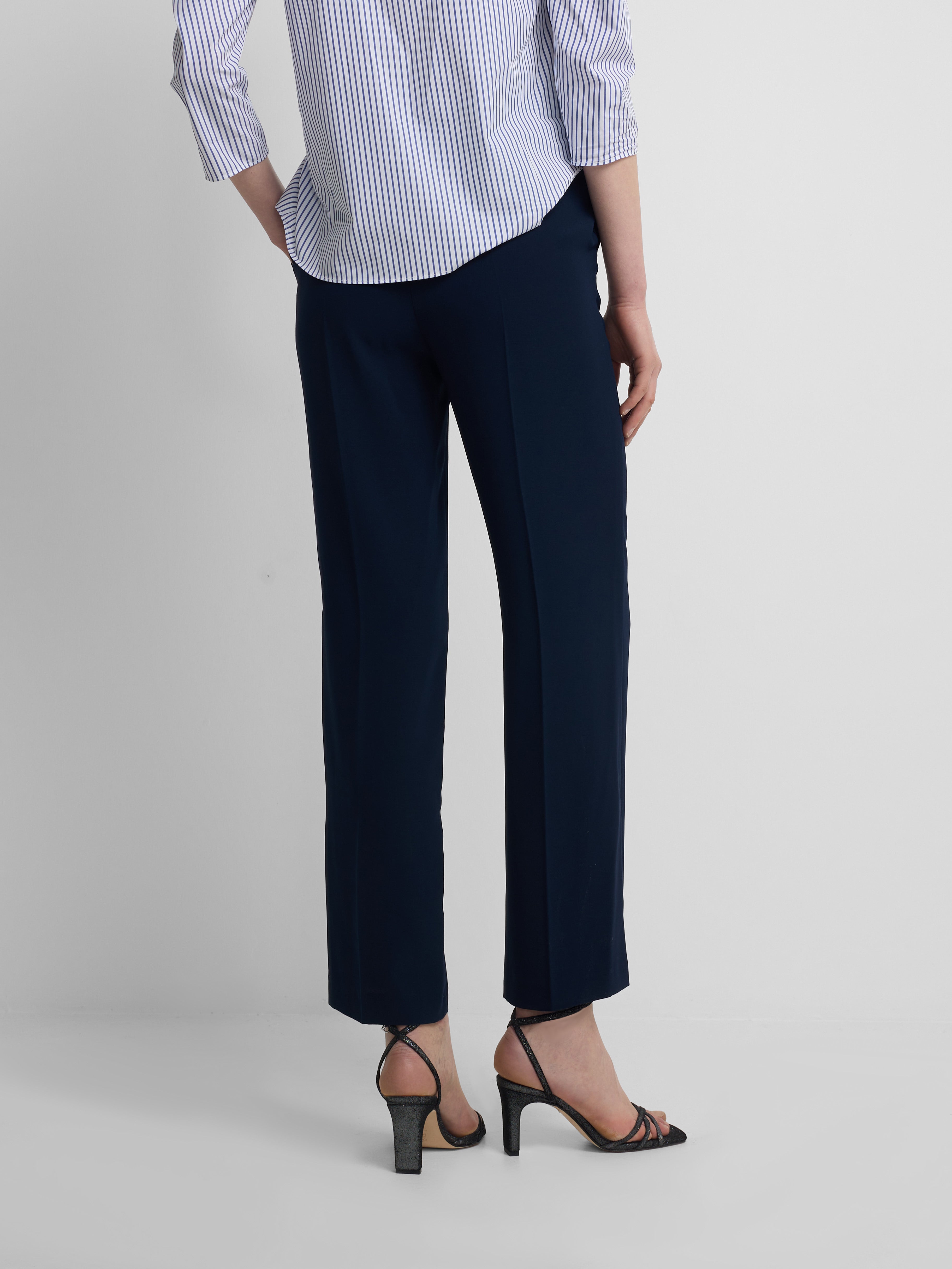 Pantalon bleu marine classique pour femme