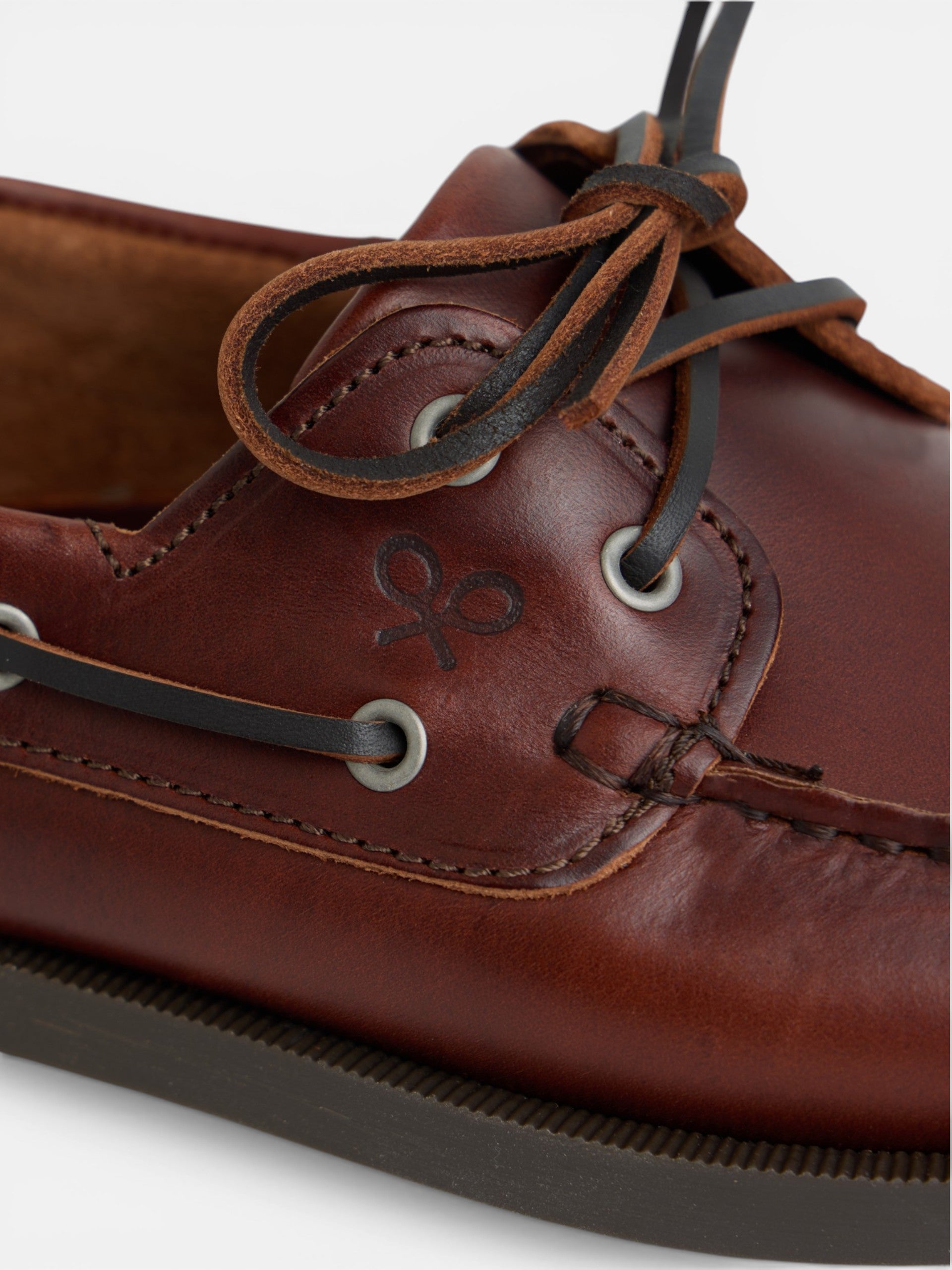 Light brown fine leather boat shoe