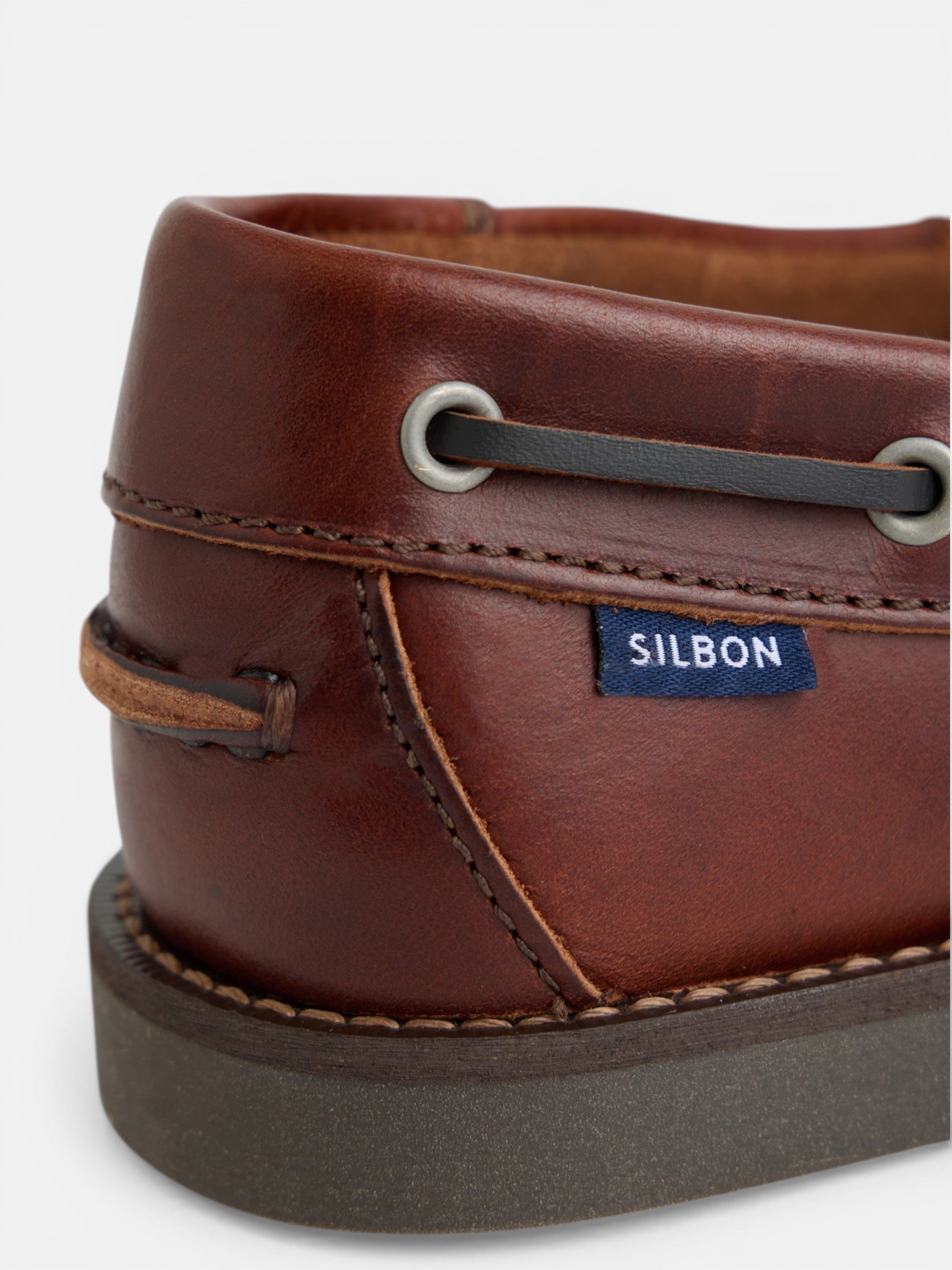 Light brown fine leather boat shoe