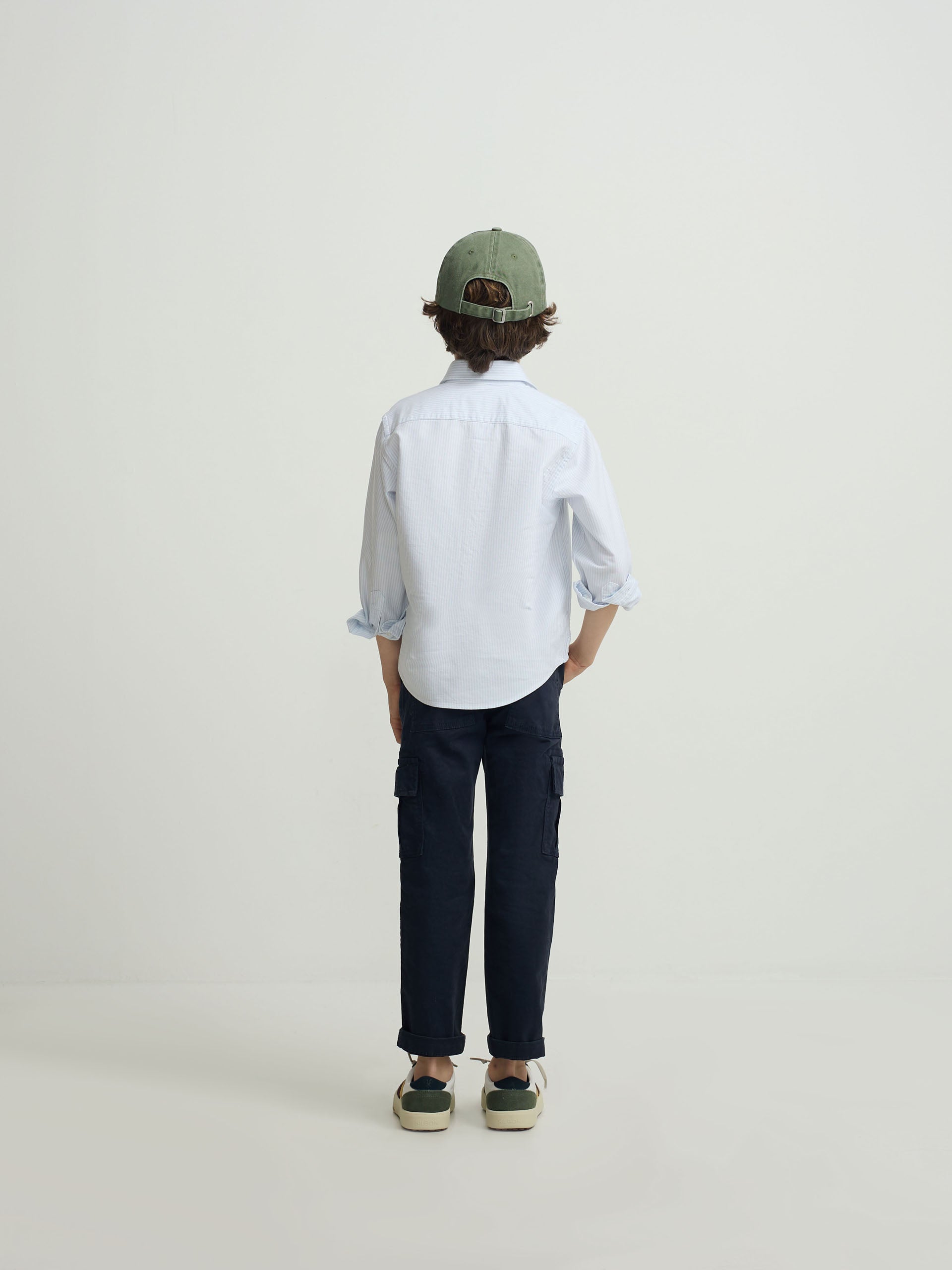 Polo de sport pour enfants à rayures bleues verticales