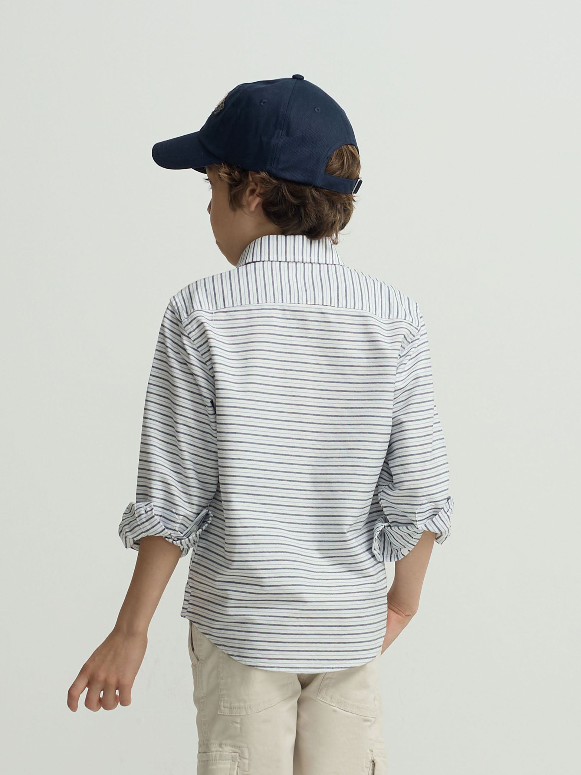 Chemise de sport enfant Oxford bleu marine à rayures crème