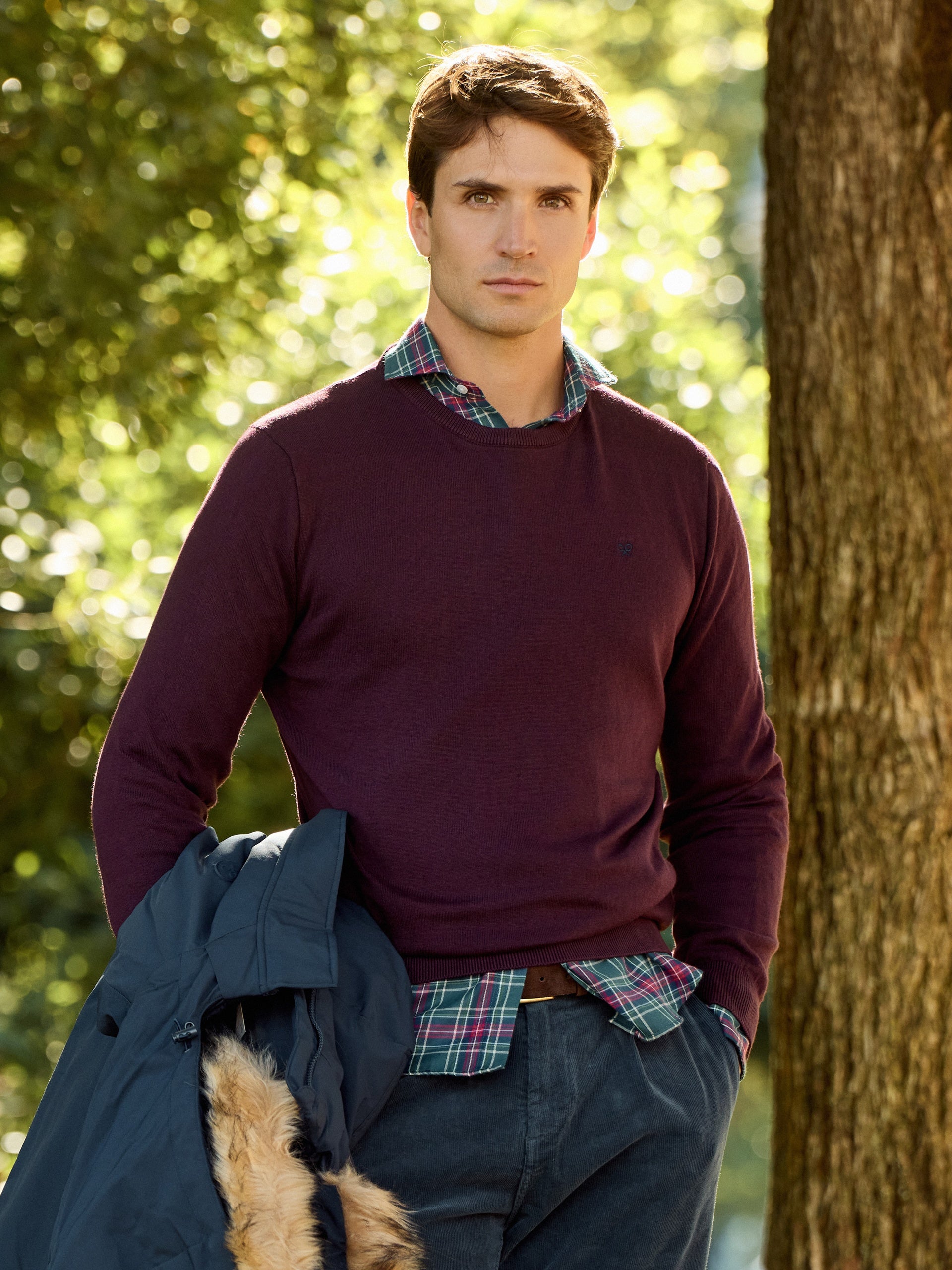 Pull col rond classique bordeaux foncé