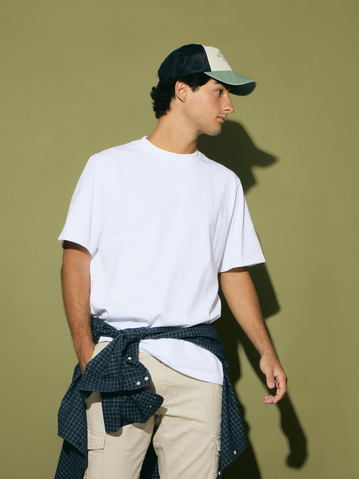 Camiseta lisa minilogo parche blanco