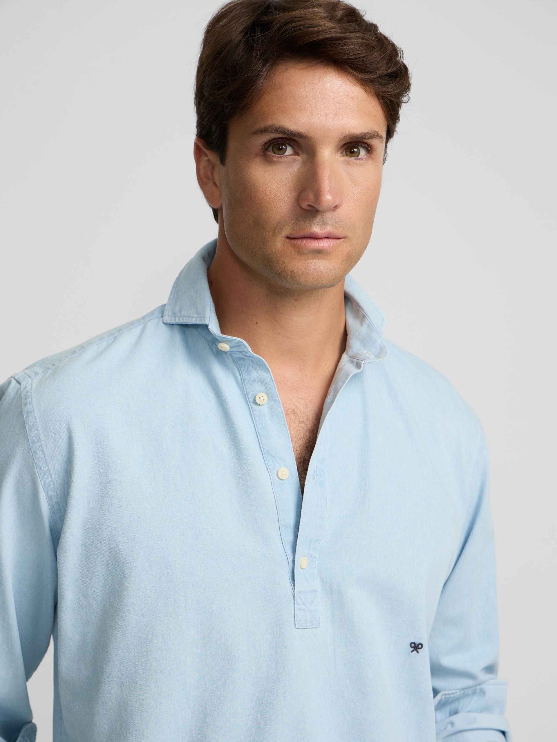 Polera sport denim azul claro