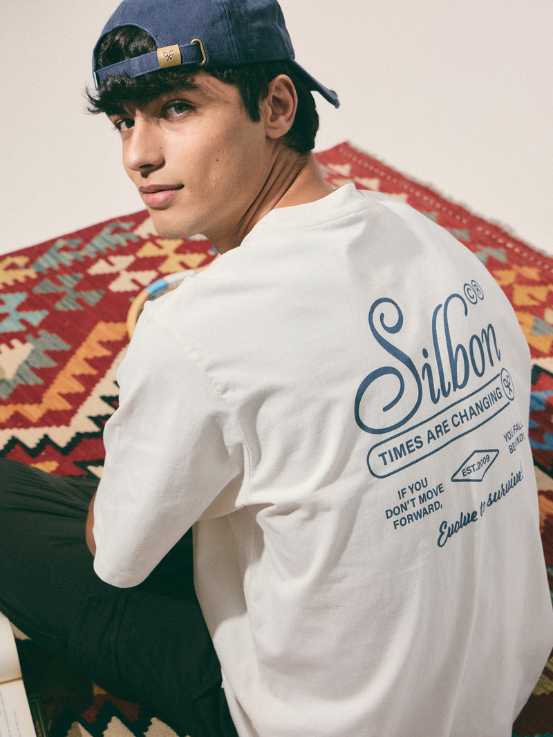 Camiseta special fit evolve to survive crema