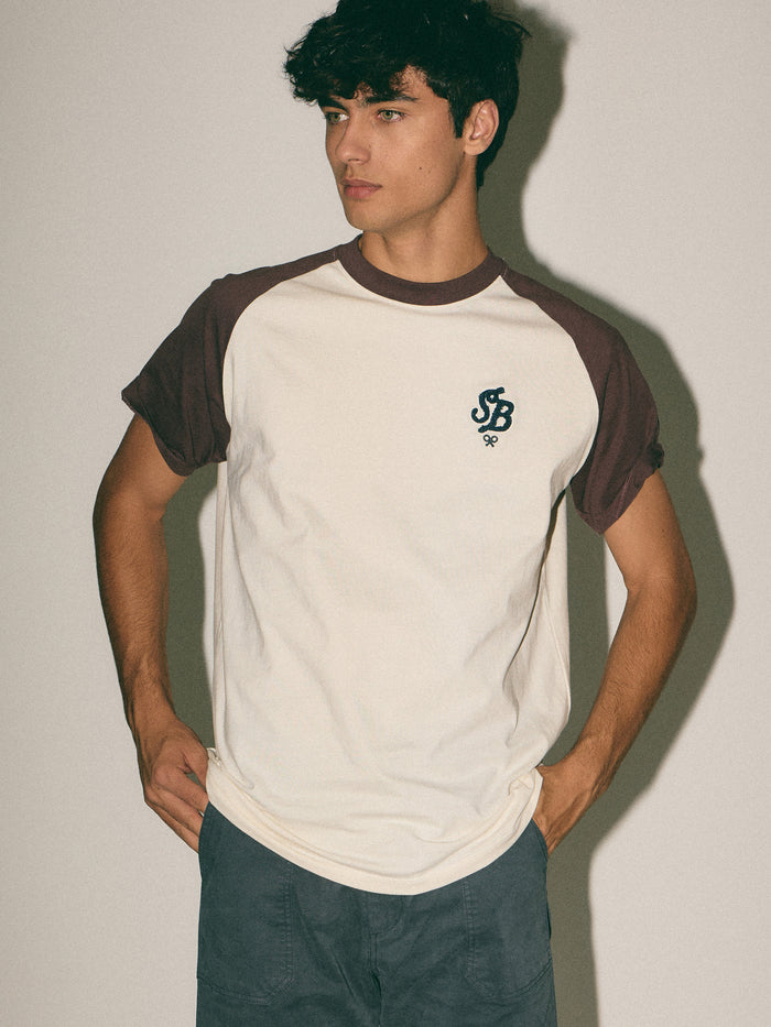 Camiseta relaxed fit mangas contraste burdeos