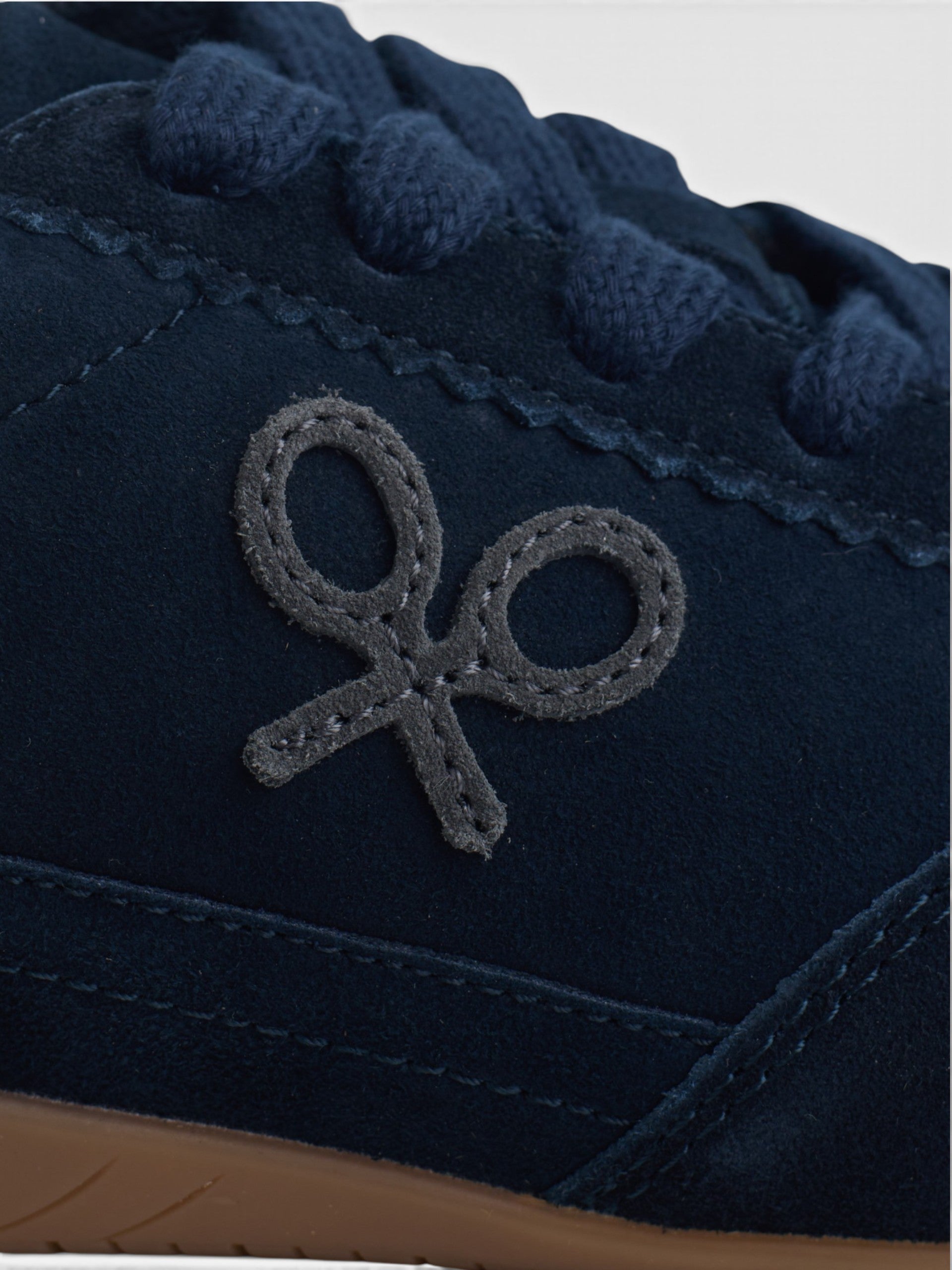 Zapatilla retro serraje azul marino