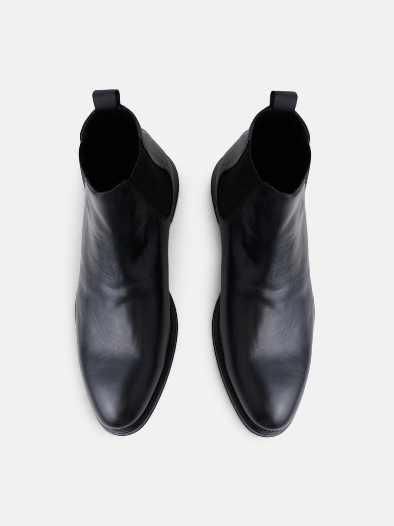 Unique black leather Chelsea boot