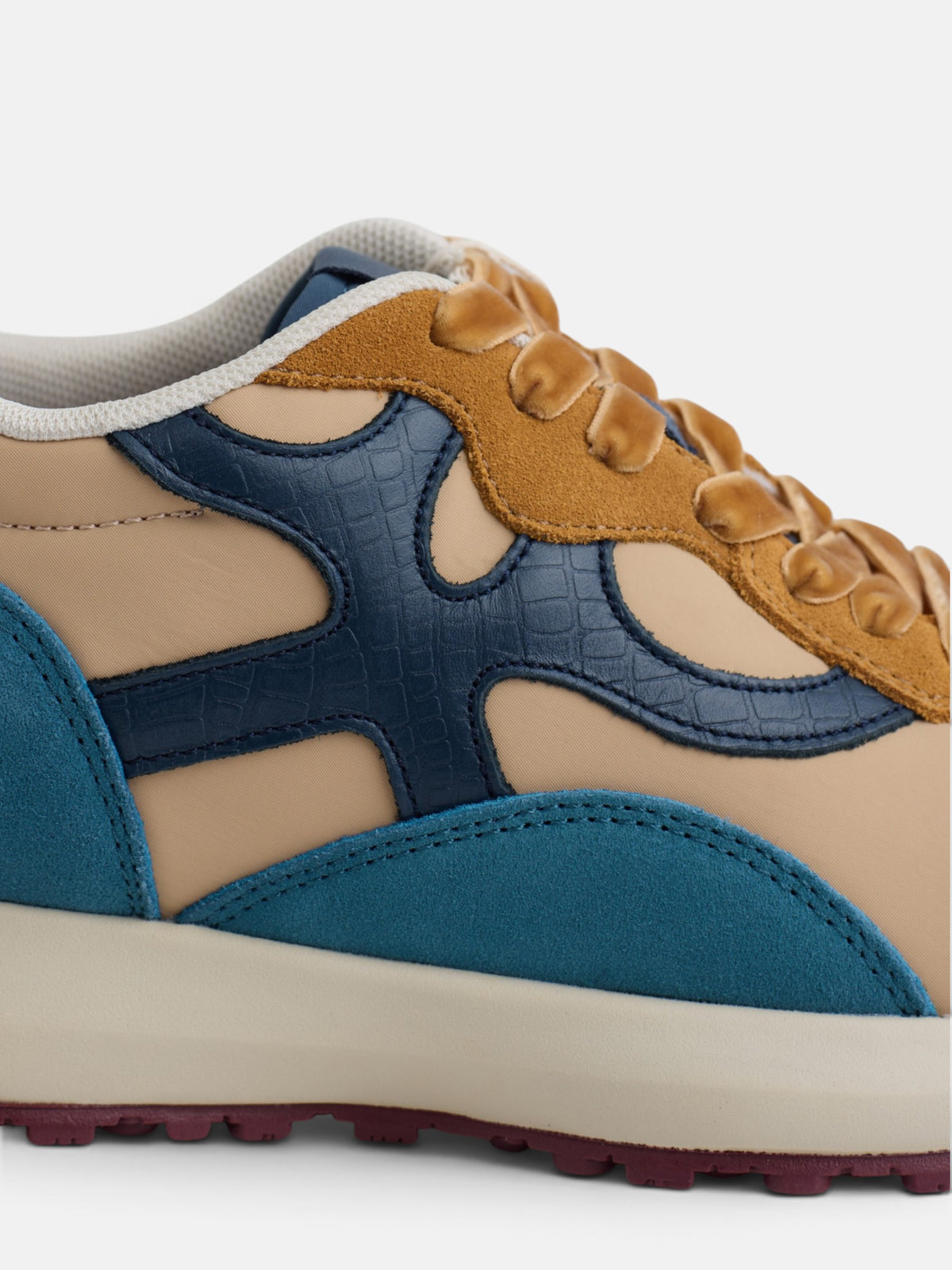 RACKETS09 camel and blue sneaker