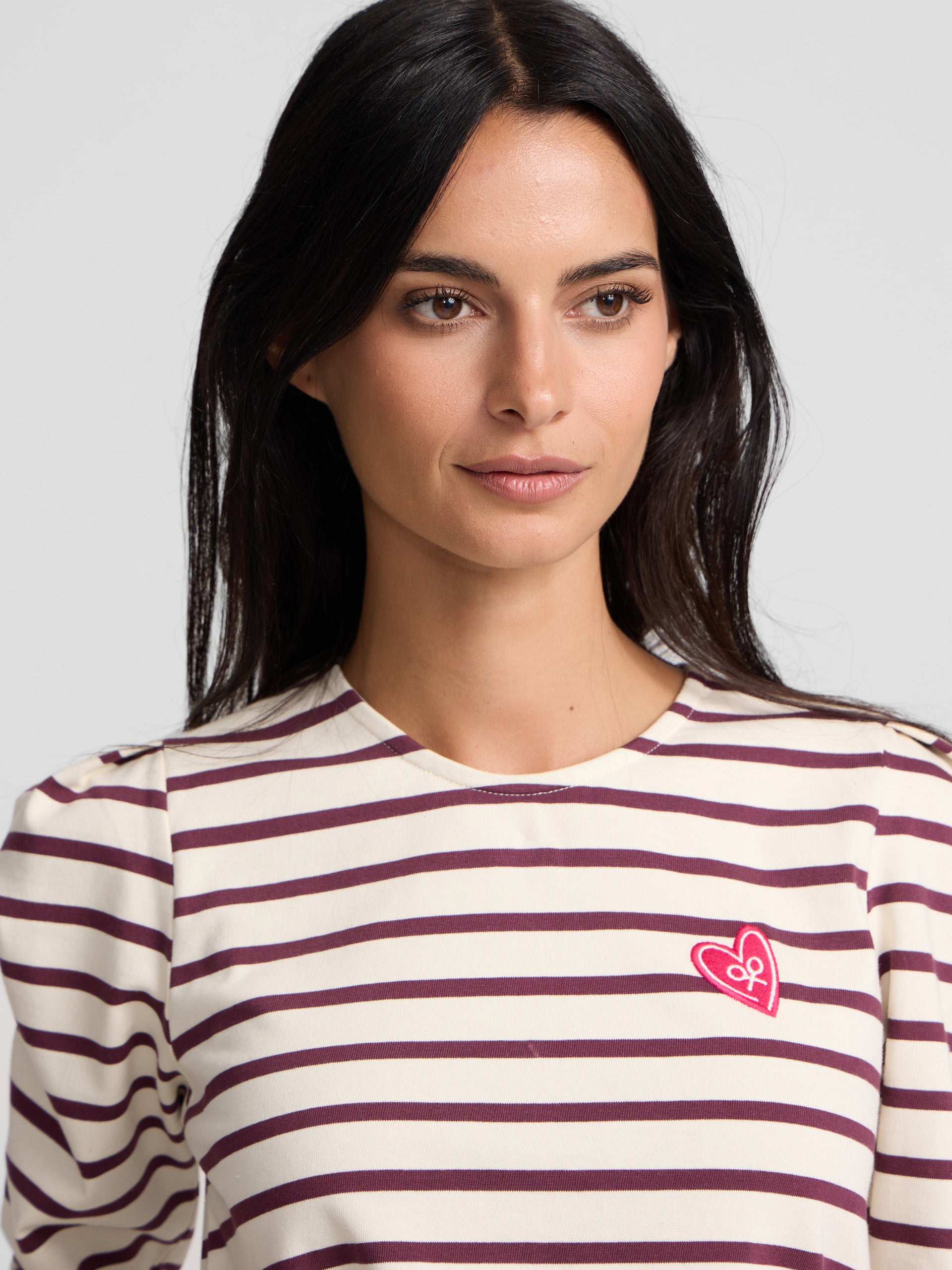 Women's long-sleeve puffed striped t-shirt in burgundy