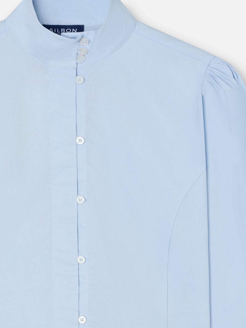 Unique shirt with light blue collar