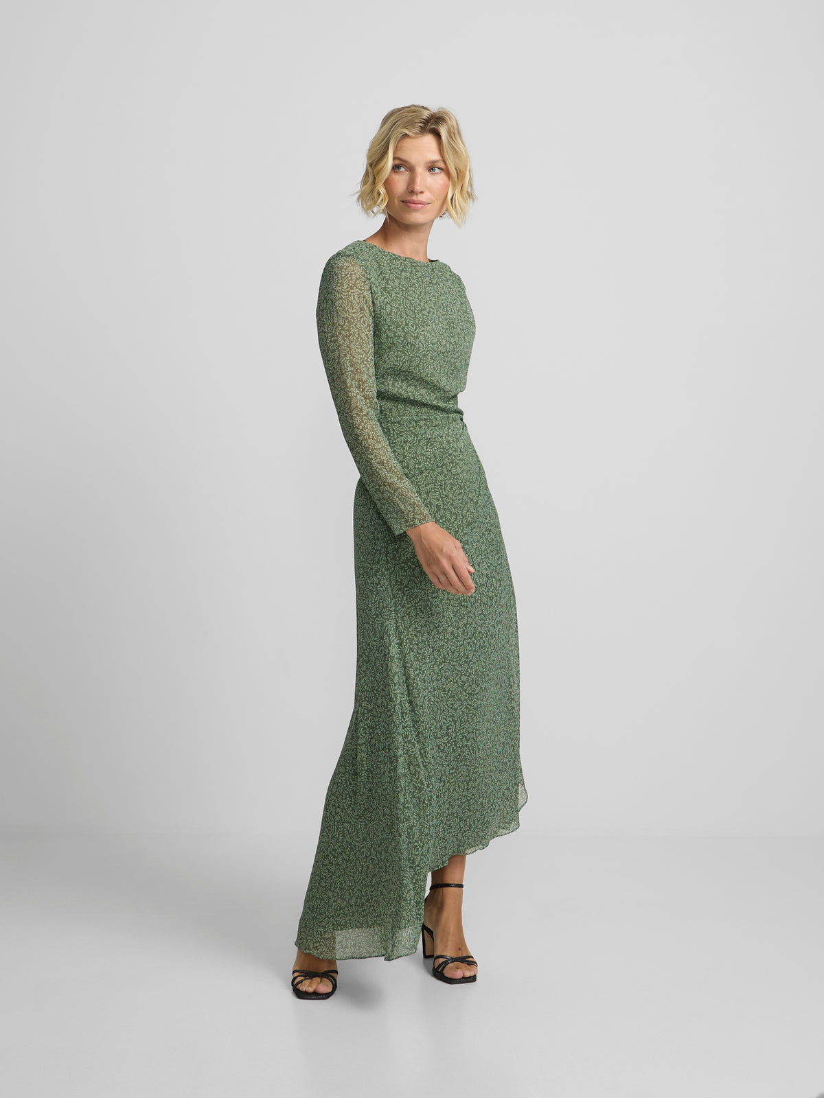 Vestido midi estampado hojas verde