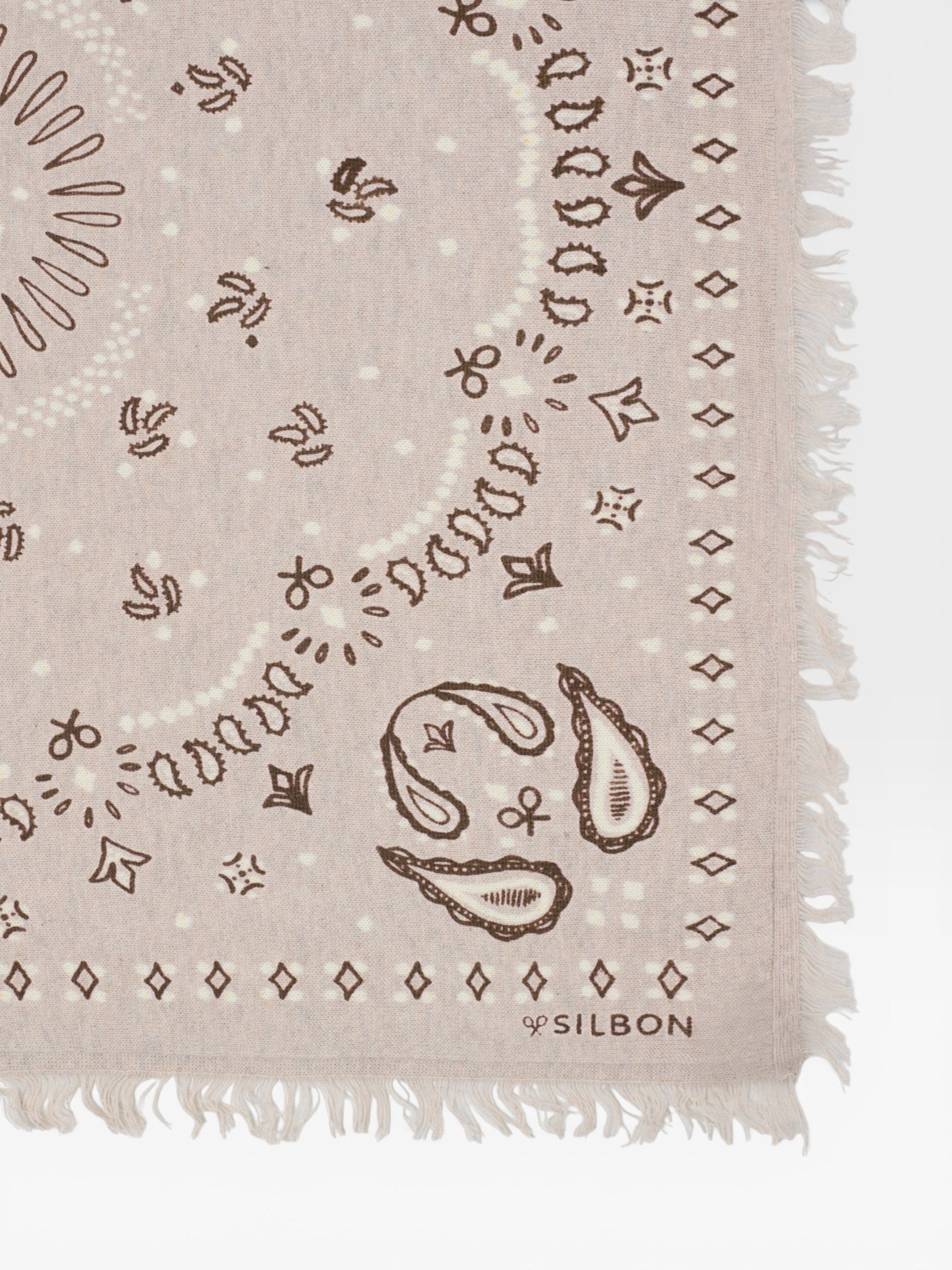 Small ecru knit bandana