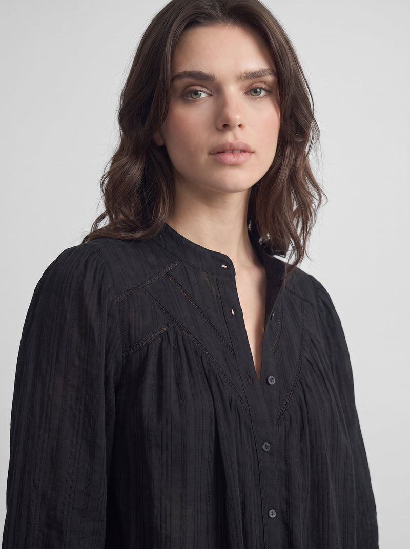 Blusa romântica preta