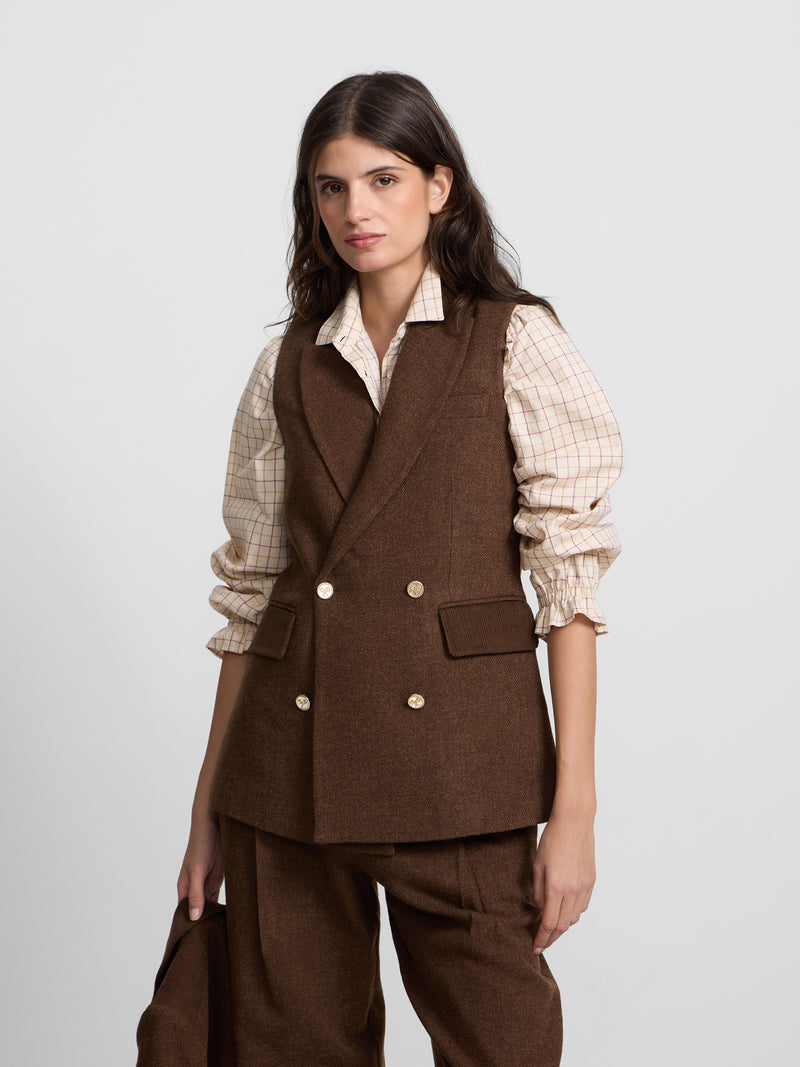 Chaleco cruzado sarga marron