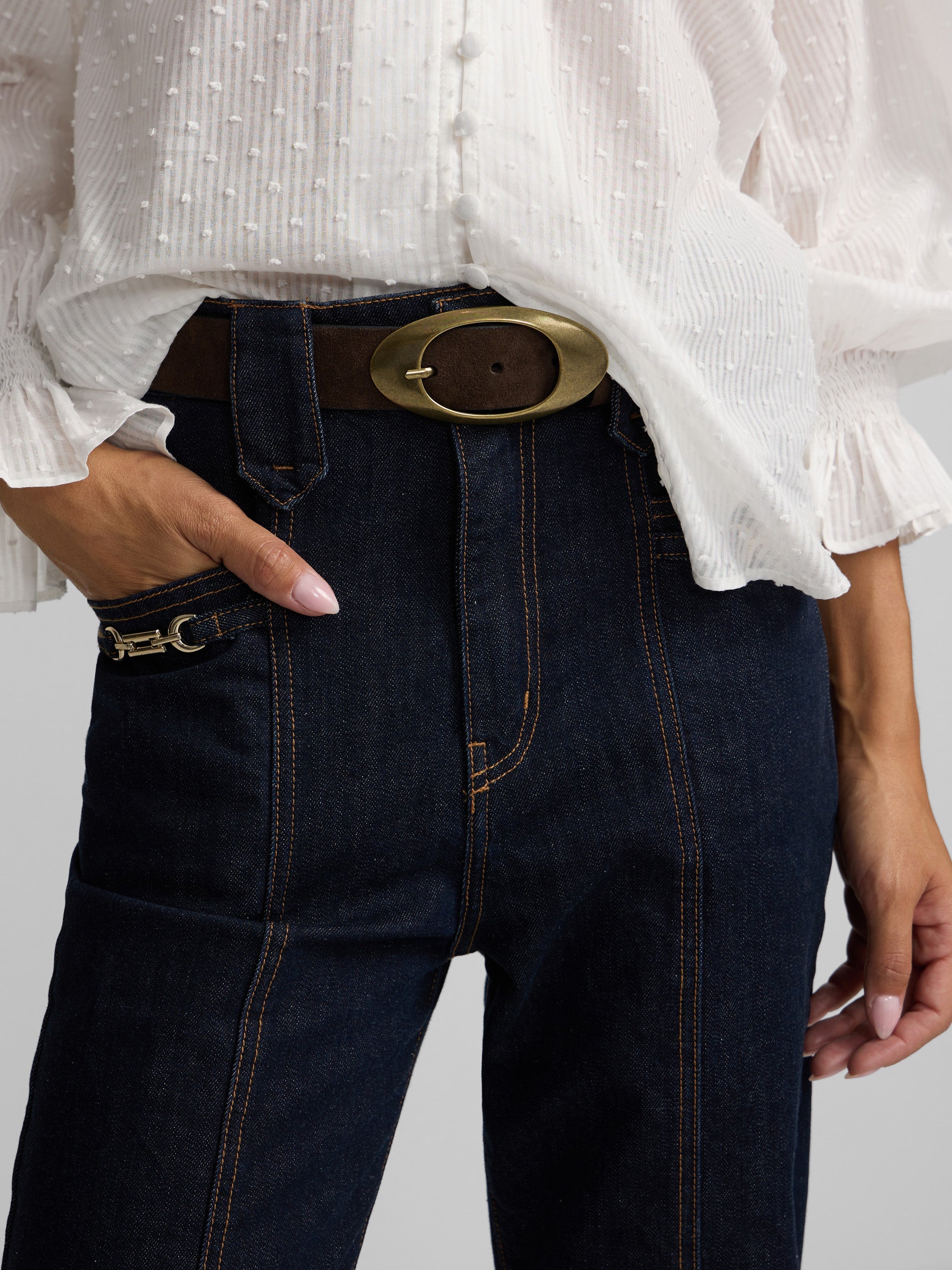 Pantalon droit en denim détails boucles denim