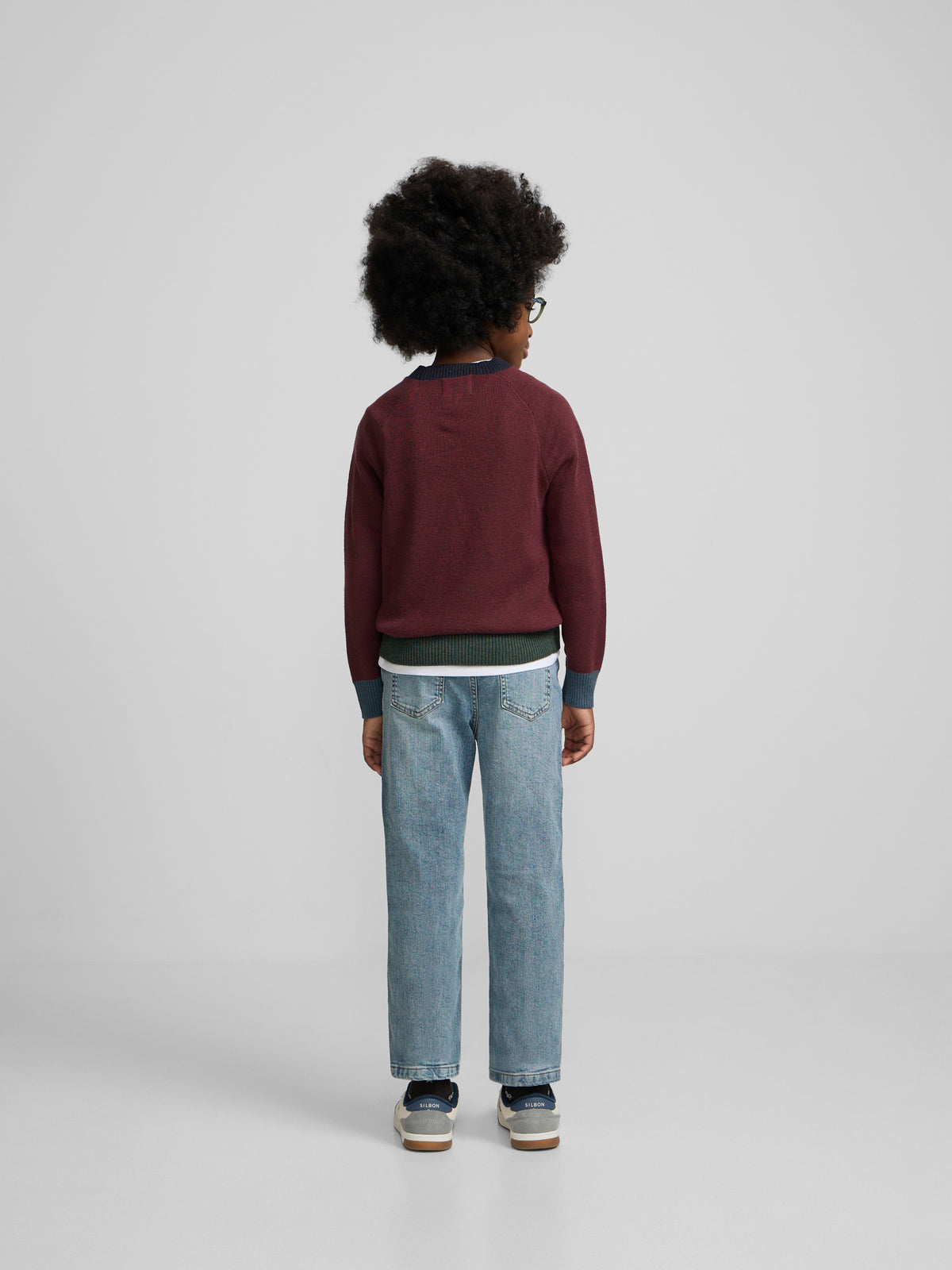 Pull enfant détails couleurs bordeaux