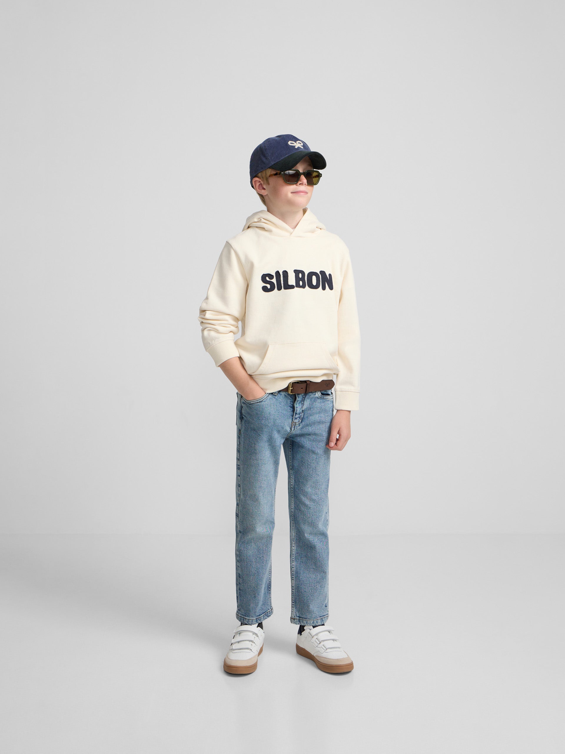 Sweat à capuche enfant avec patch contrastant crème