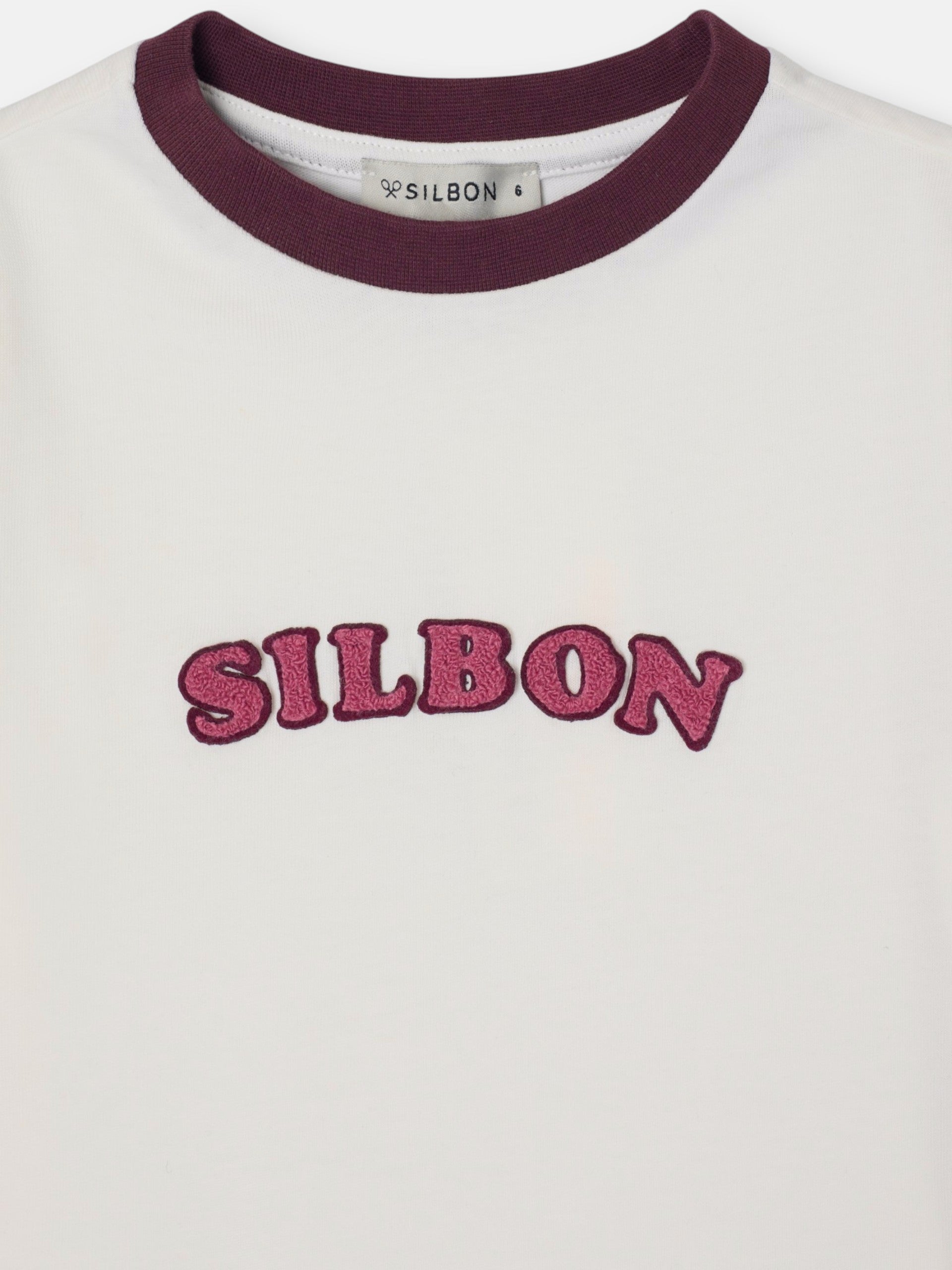 Camiseta girl silbon varsity crudo