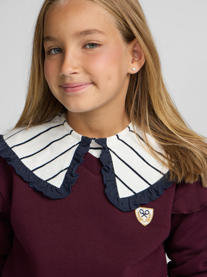 Sweatshirt girl emblema baixo camisa grená