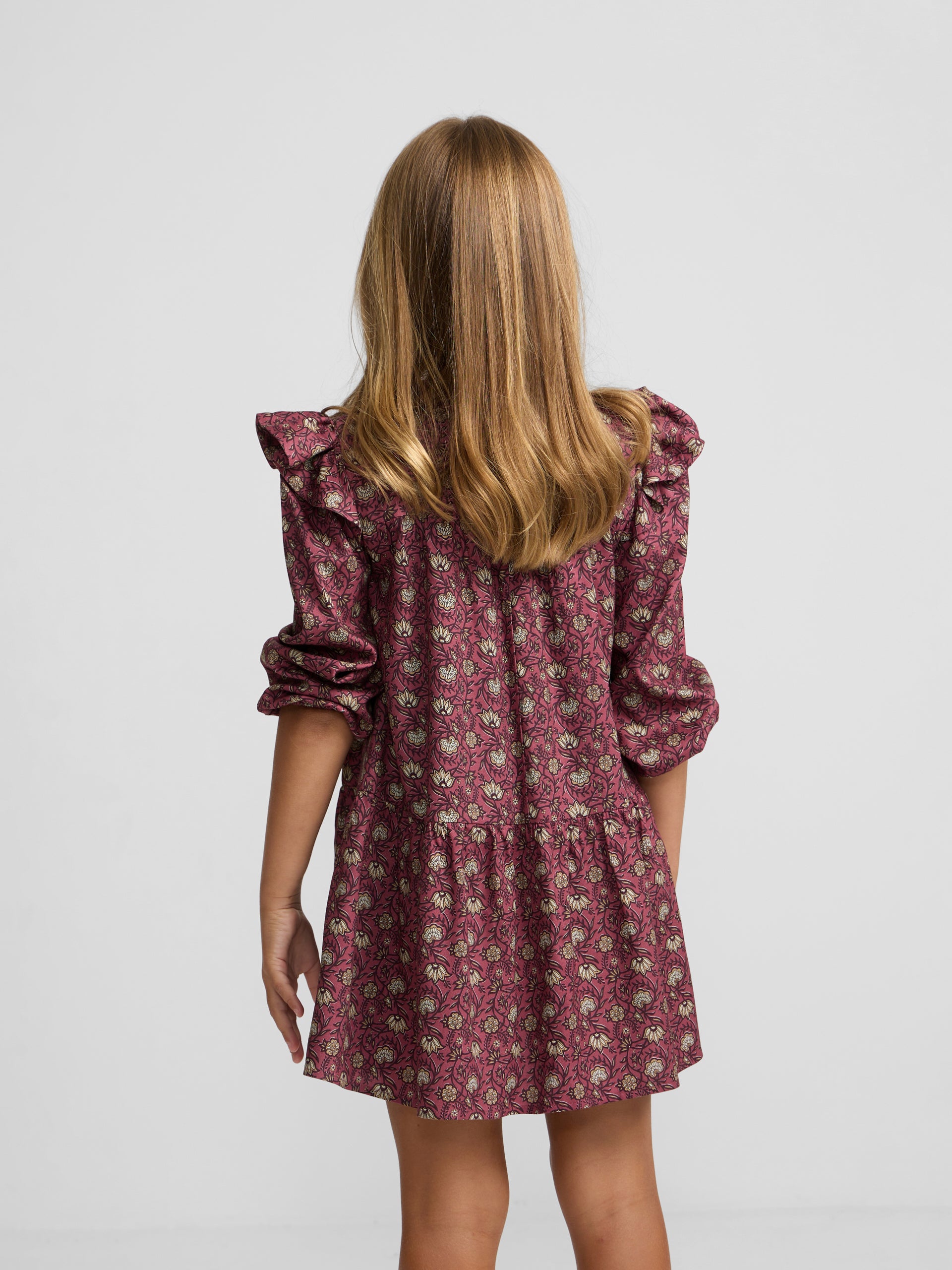 Vestido girl volantes estampado burdeos