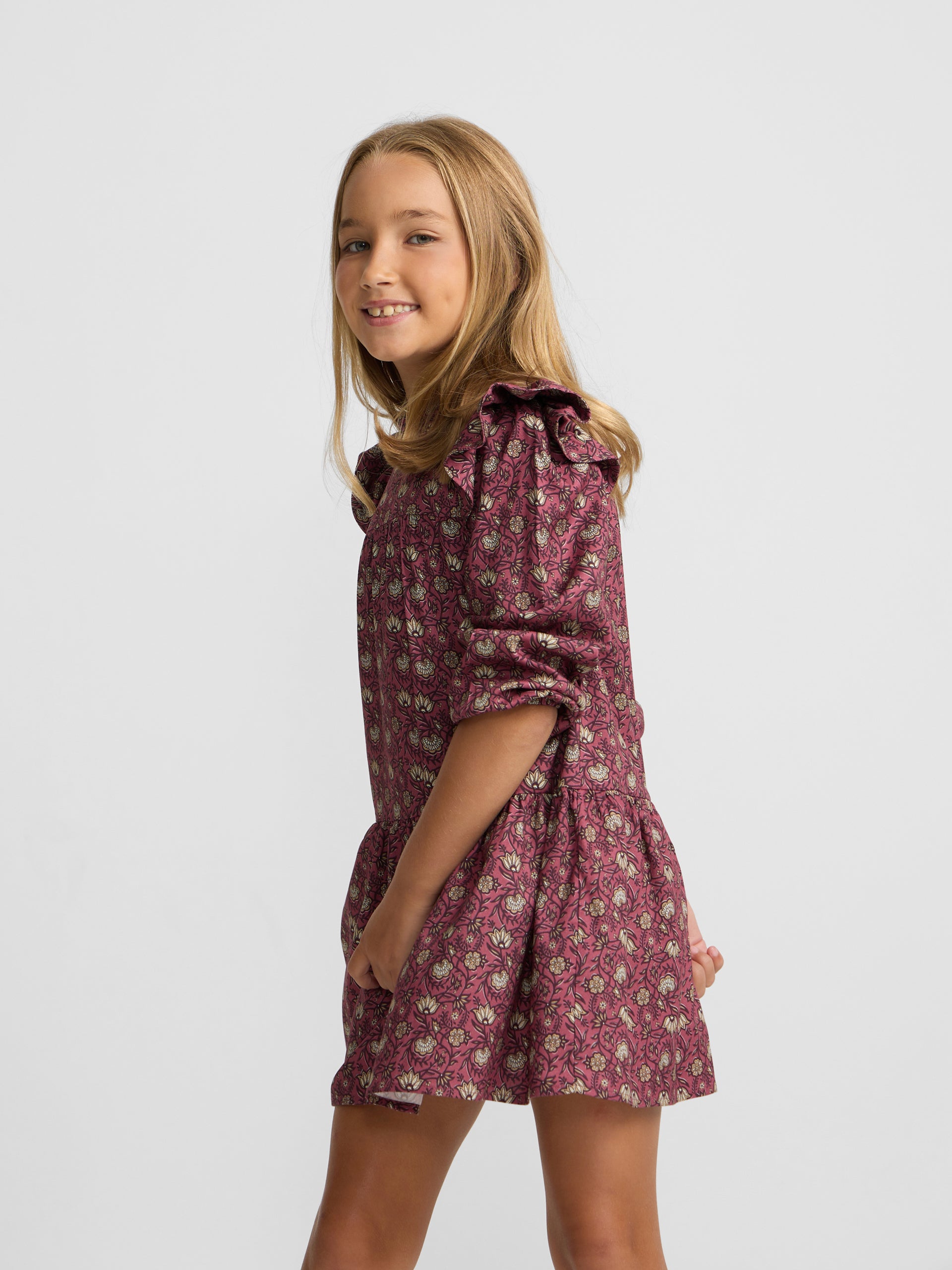 Vestido girl volantes estampado burdeos